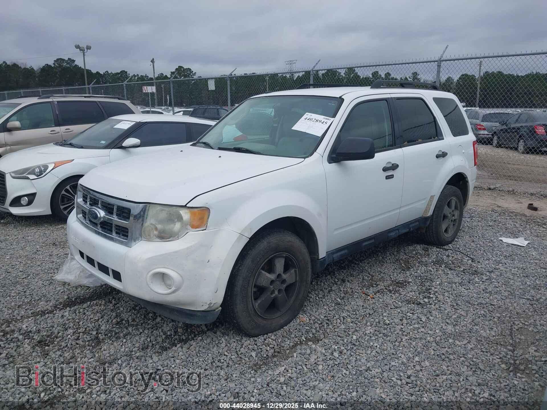 2010 FORD ESCAPE - VIN: 1FMCU0D78AKA14934 - Фото 2