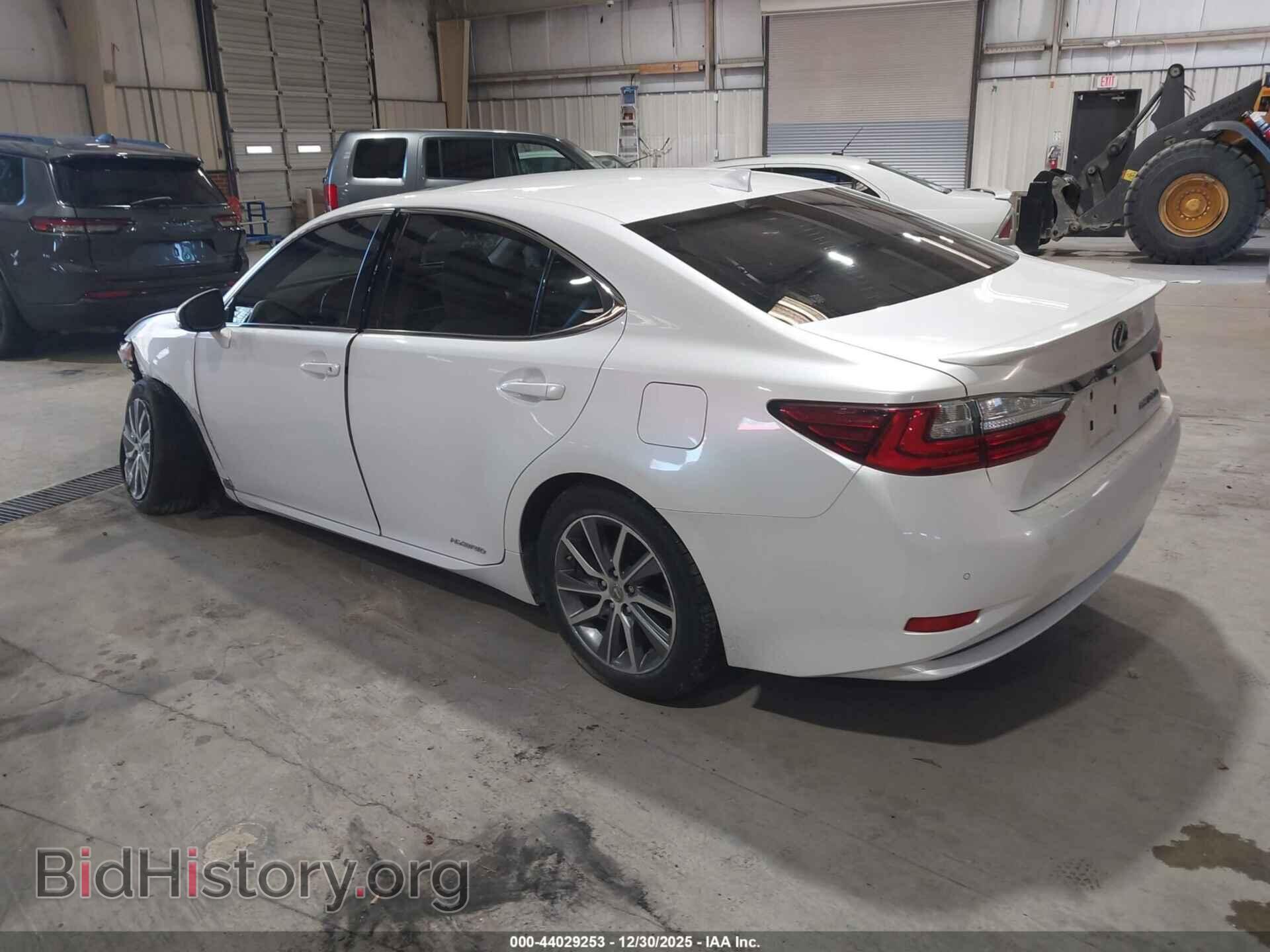 2017 LEXUS ES 300H - VIN: JTHBW1GG3H2144043 - Photo 3