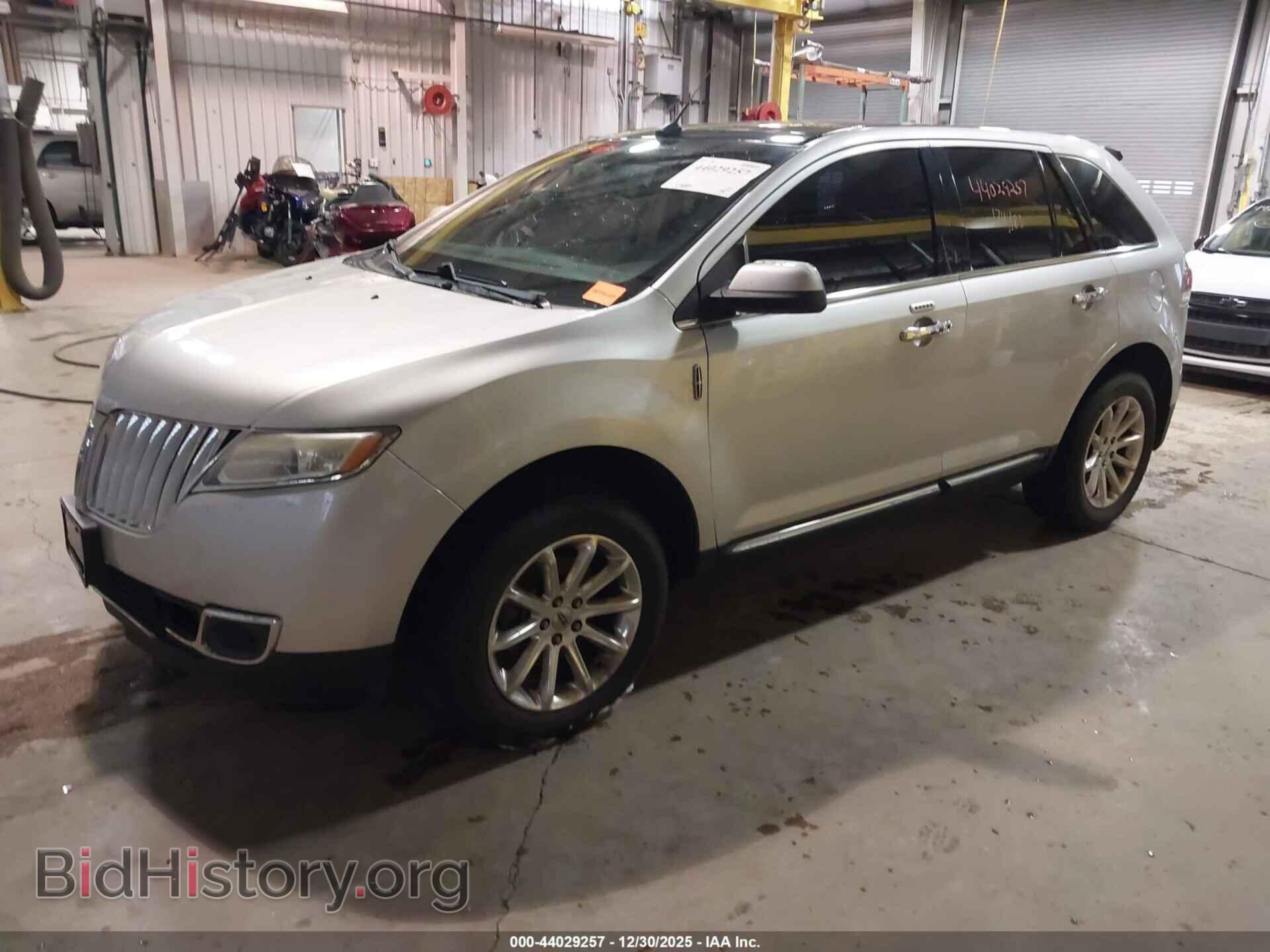 2011 LINCOLN MKX - VIN: 2LMDJ8JK4BBJ18700 - Фото 2