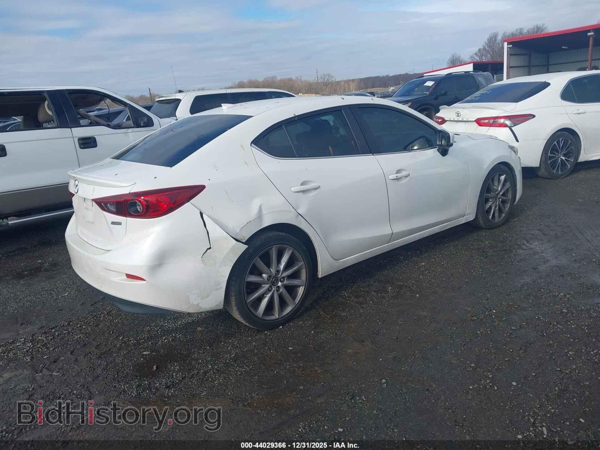 2017 MAZDA MAZDA3 - VIN: 3MZBN1V79HM100030 - Фото 4