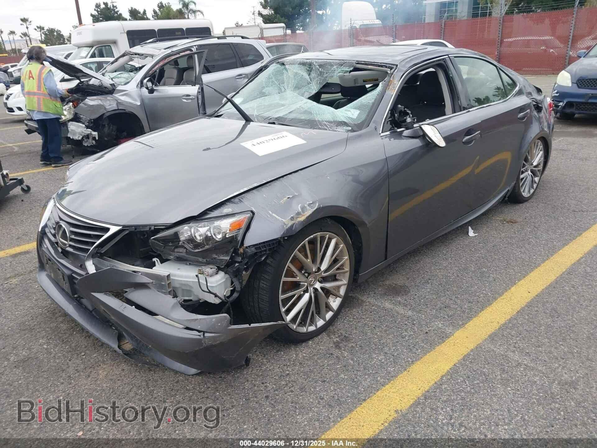 2016 LEXUS IS 200T - VIN: JTHBA1D21G5021829 - Photo 2