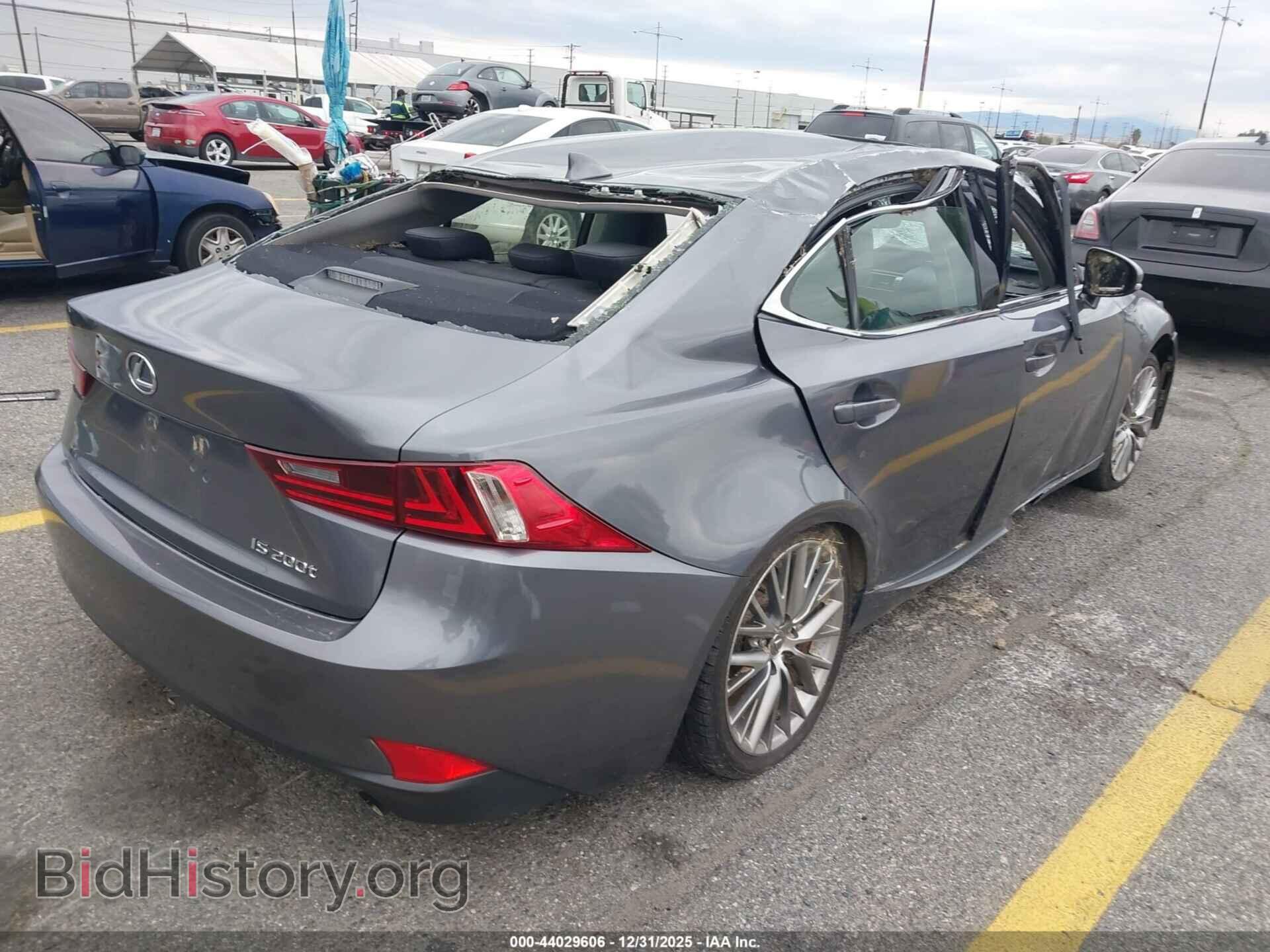 2016 LEXUS IS 200T - VIN: JTHBA1D21G5021829 - Photo 4