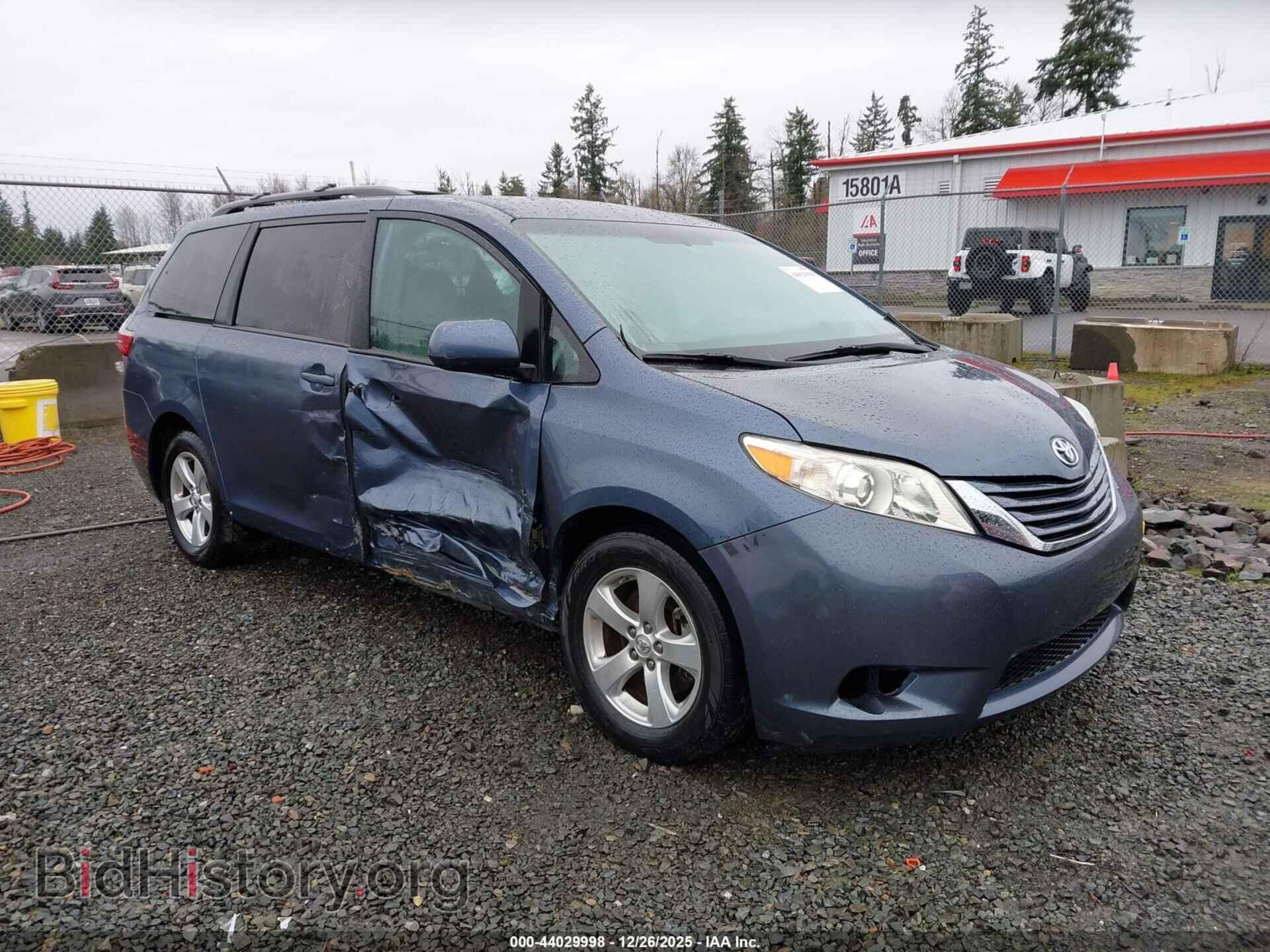 Фотография 5TDKZ3DC4HS851134 - TOYOTA SIENNA 2017