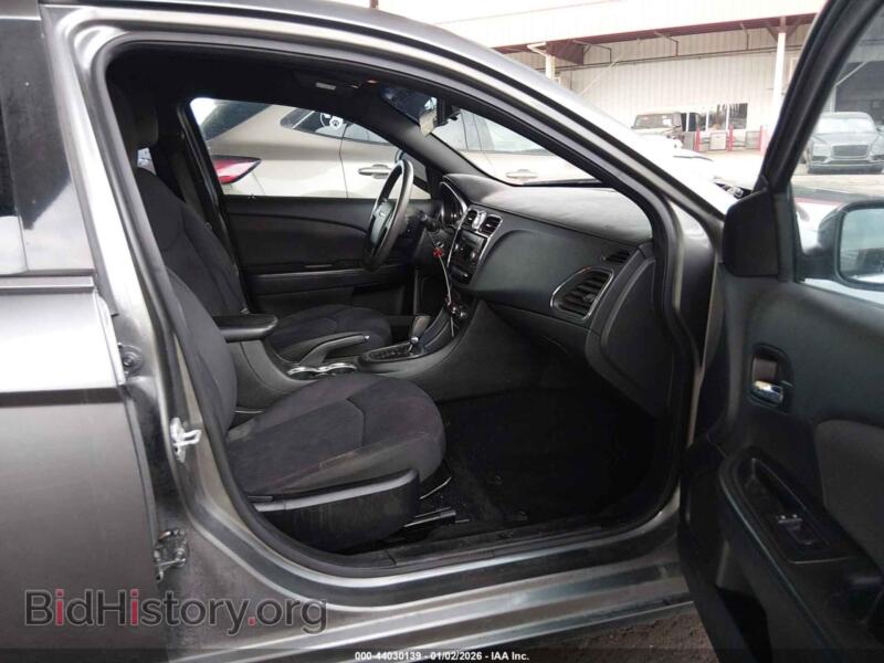2013 Chrysler 200 (VIN 1C3CCBAB1DN647245) — photo 5 of 16