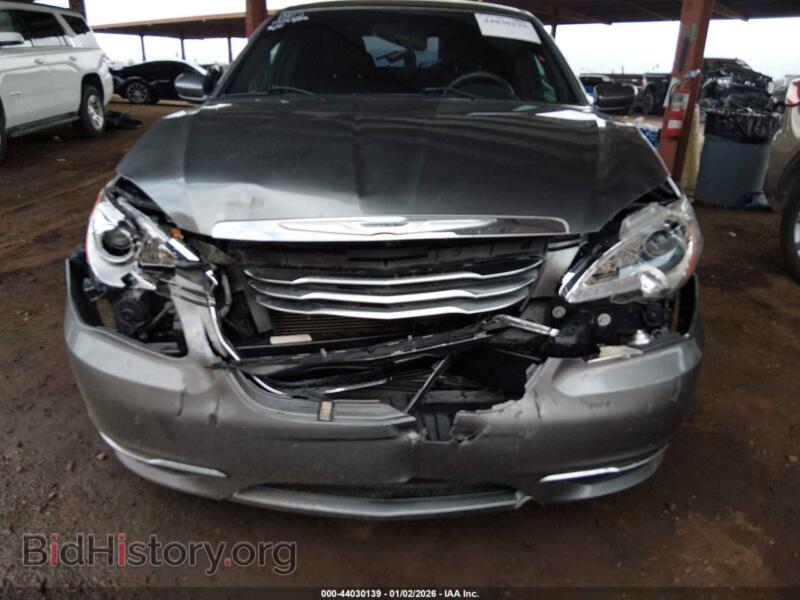 2013 Chrysler 200 (VIN 1C3CCBAB1DN647245) — photo 6 of 16