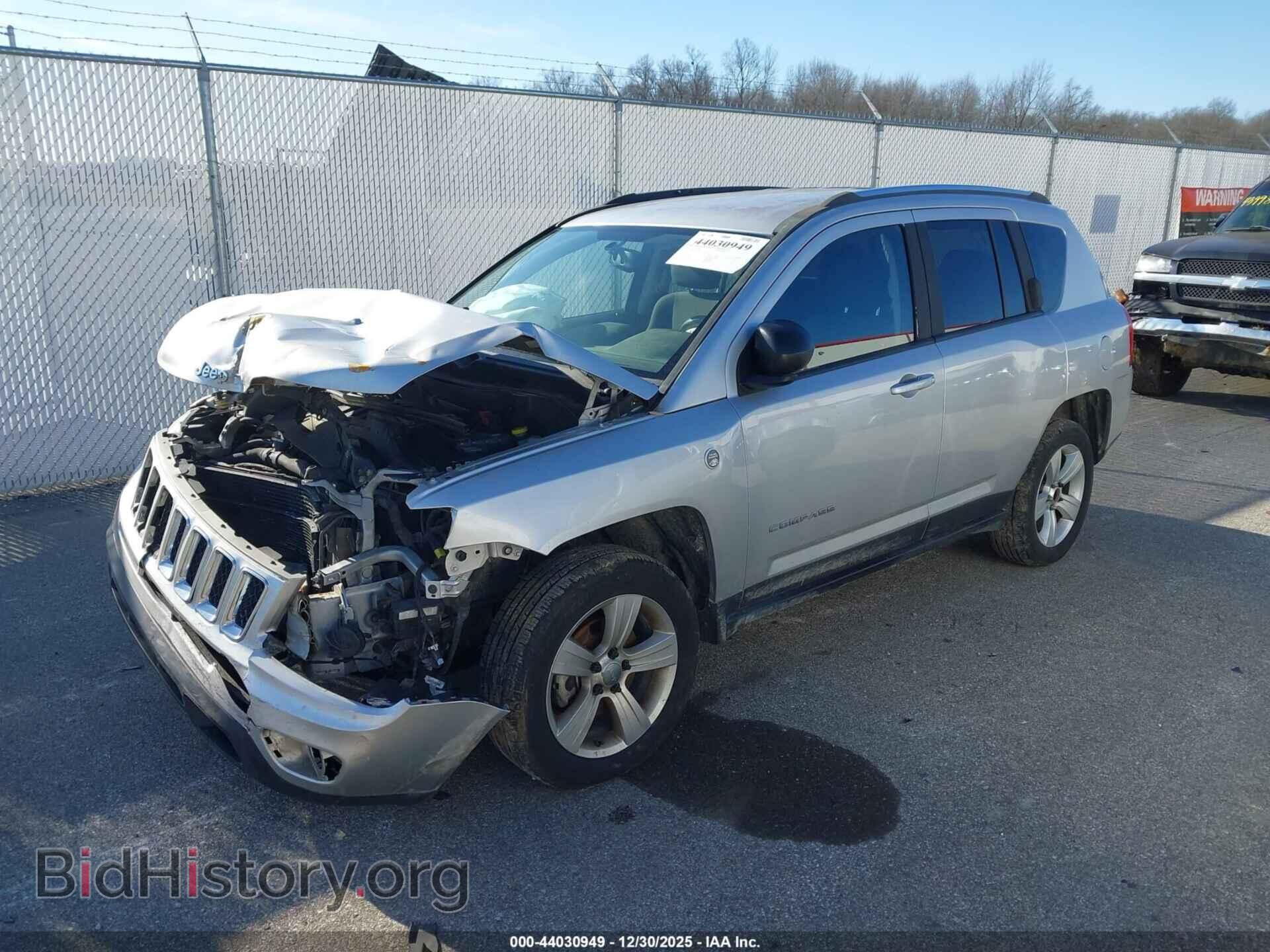2012 JEEP COMPASS - VIN: 1C4NJDBB7CD686947 - Photo 2