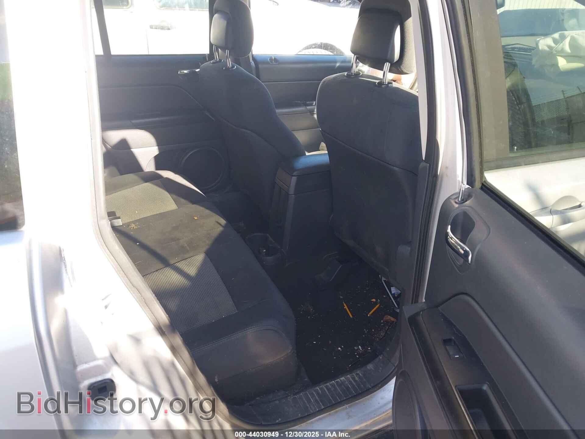 2012 JEEP COMPASS - VIN: 1C4NJDBB7CD686947 - Photo 8