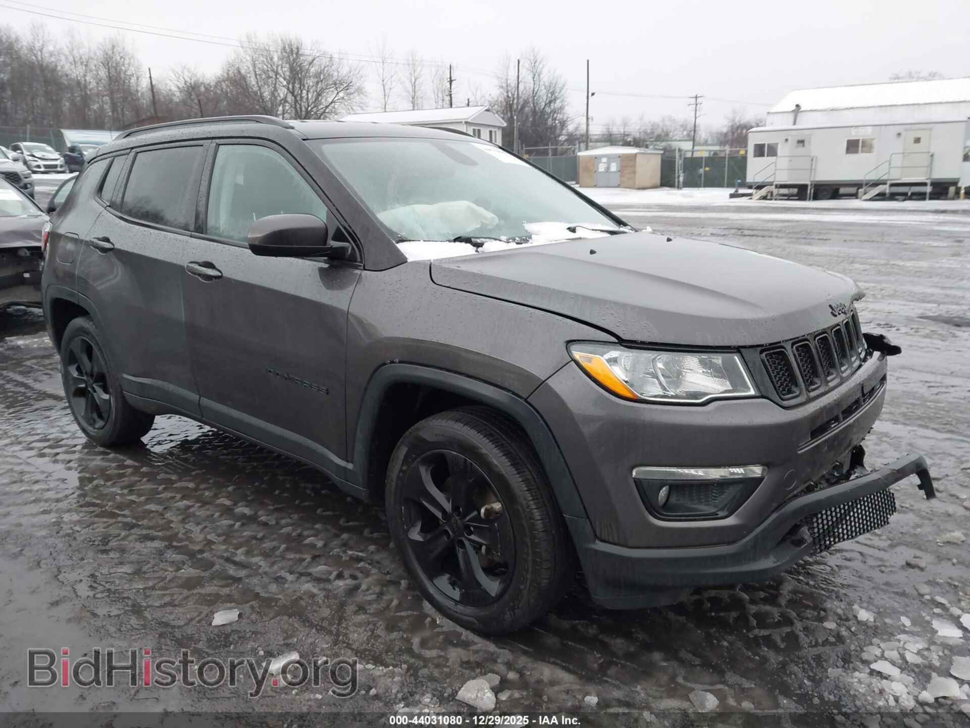 Фотография 3C4NJDBB8JT395493 - JEEP COMPASS 2018