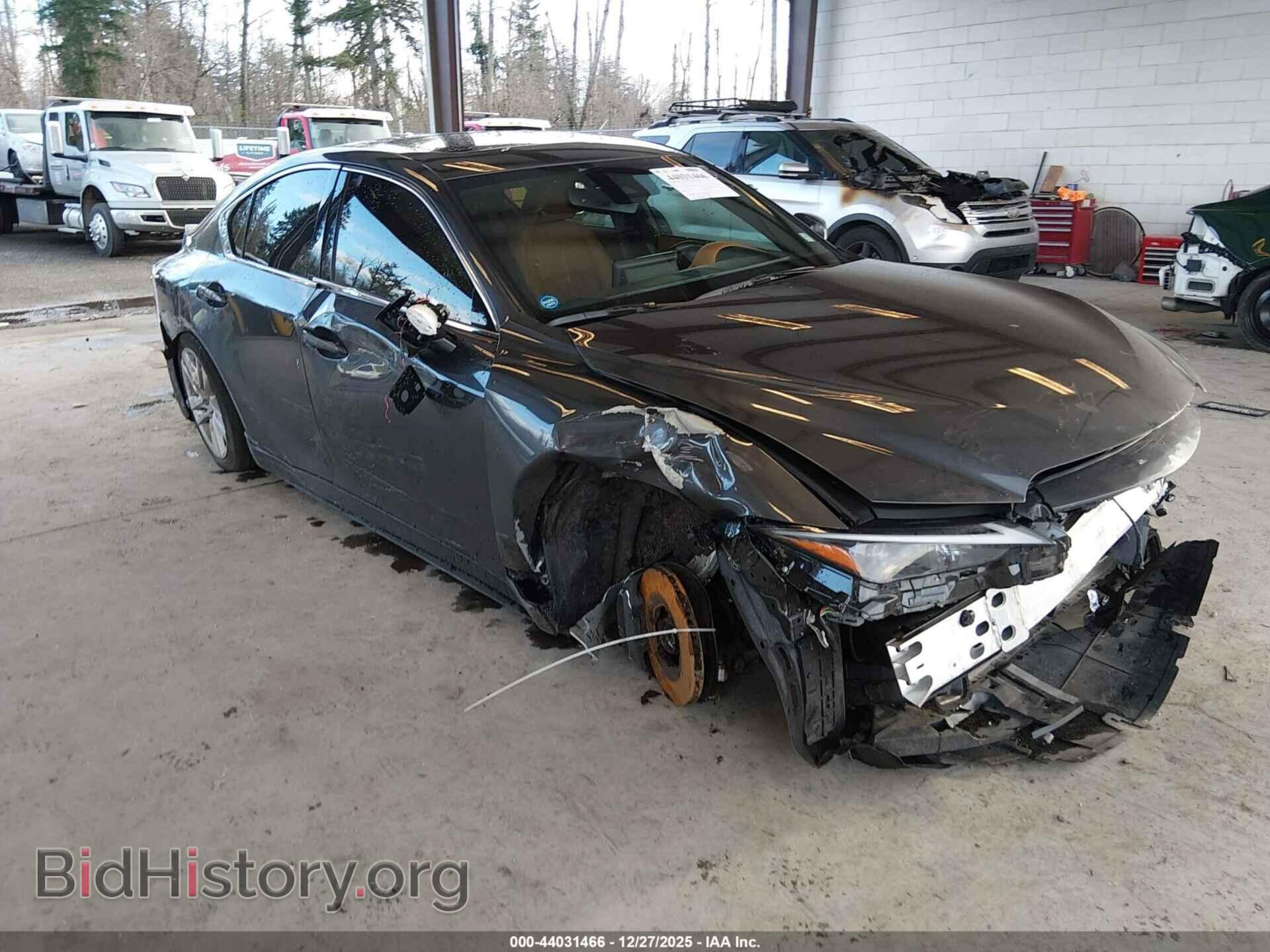 Photo JTHC81F24M5046572 - LEXUS IS 300 2021