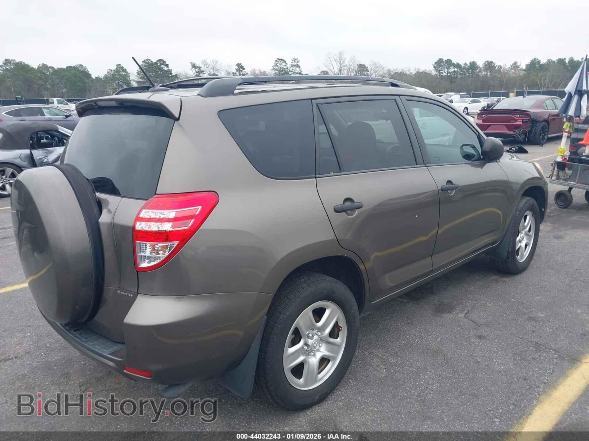 2011 TOYOTA RAV4 - VIN: 2T3KF4DV4BW086786 - Фото 4