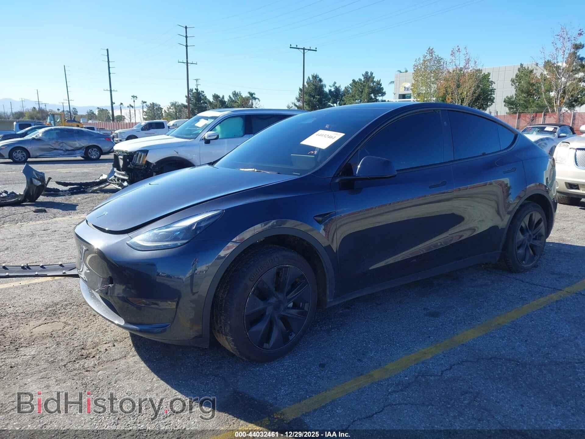 2024 TESLA MODEL Y - VIN: 7SAYGDED2RF116545 - Фото 2