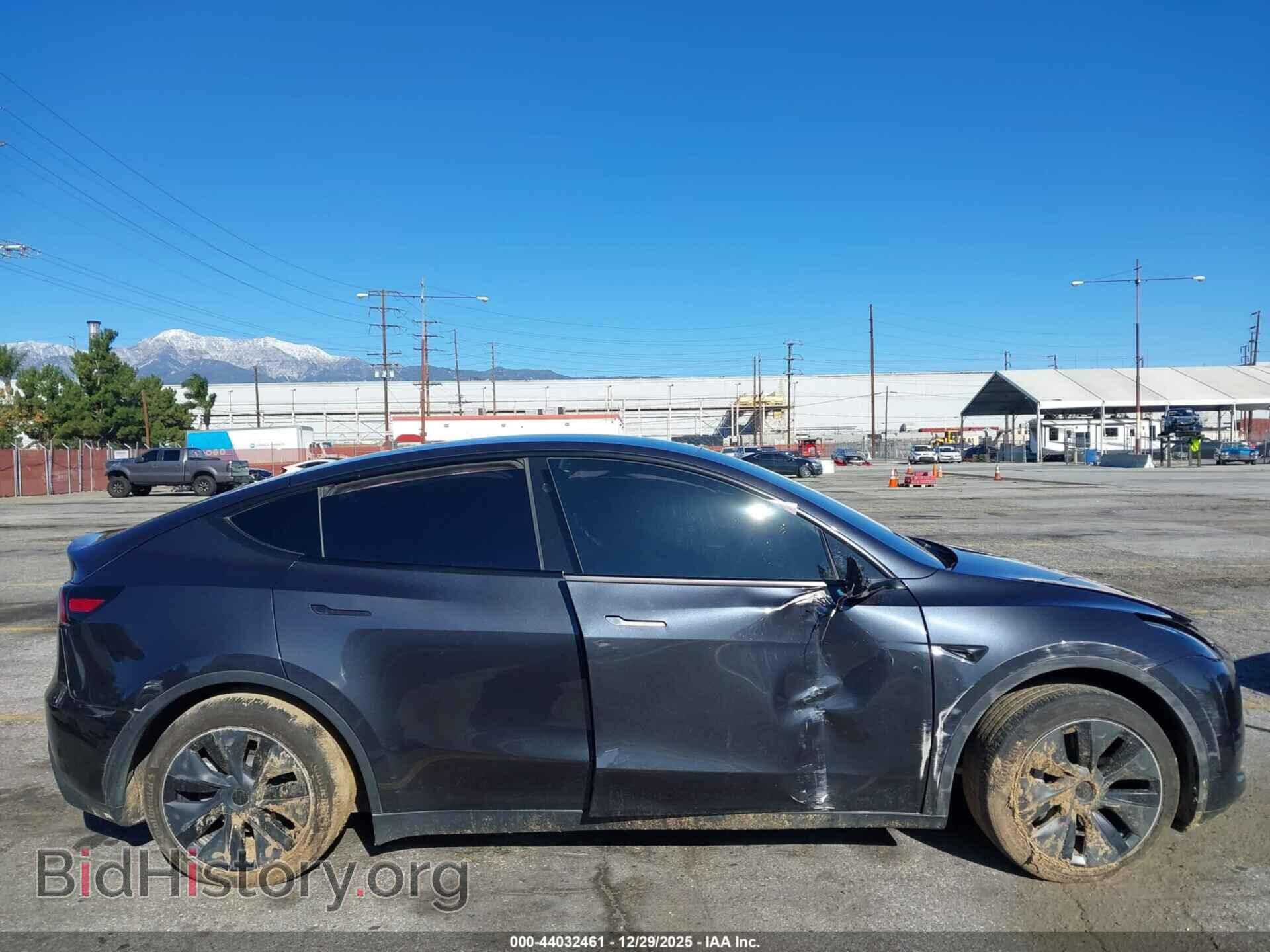 2024 TESLA MODEL Y - VIN: 7SAYGDED2RF116545 - Фото 6