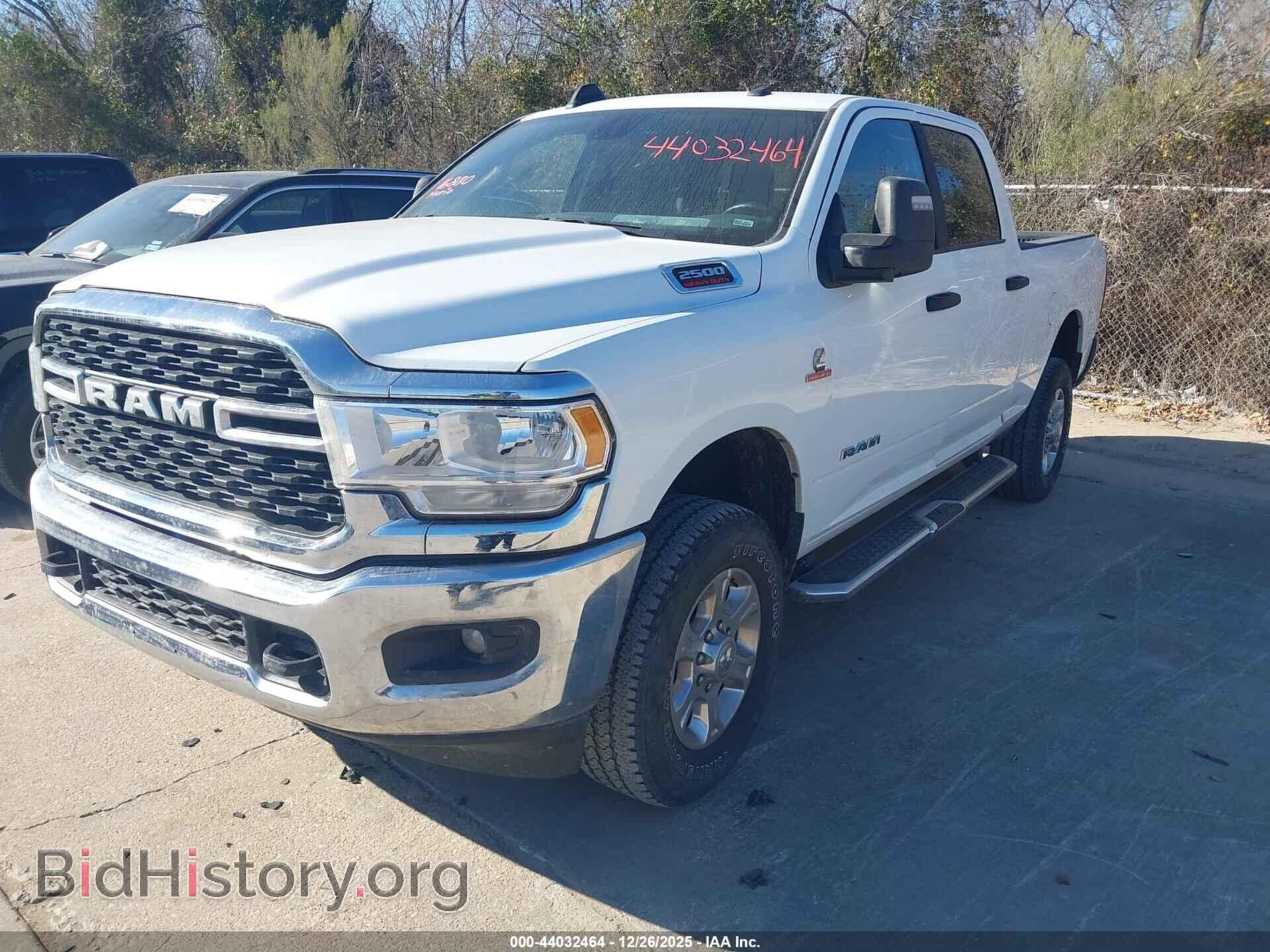 2024 RAM 2500 - VIN: 3C6UR5DLXRG298355 - Фото 2