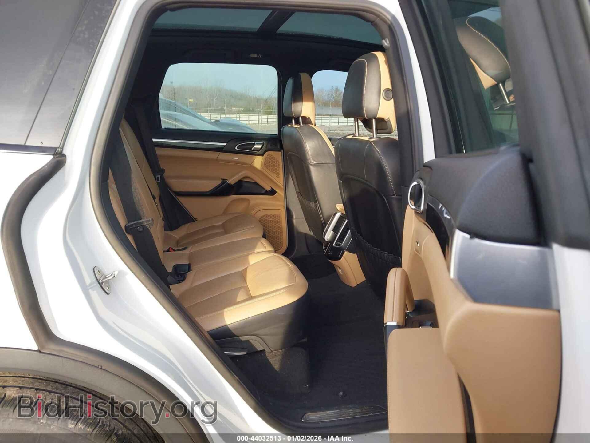2016 PORSCHE CAYENNE - VIN: WP1AA2A22GLA09738 - Фото 8