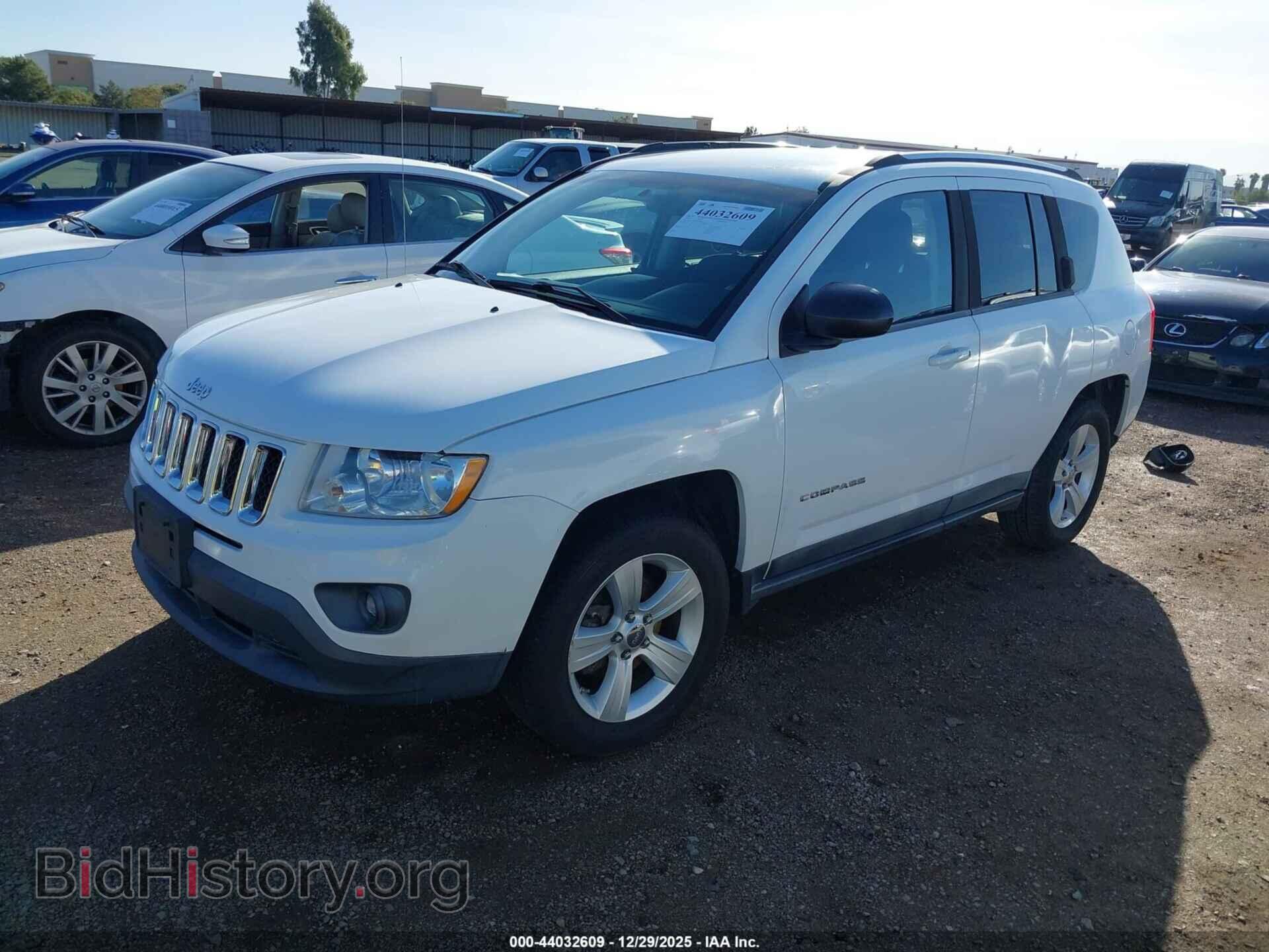 2011 JEEP COMPASS - VIN: 1J4NT1FB8BD170477 - Photo 2