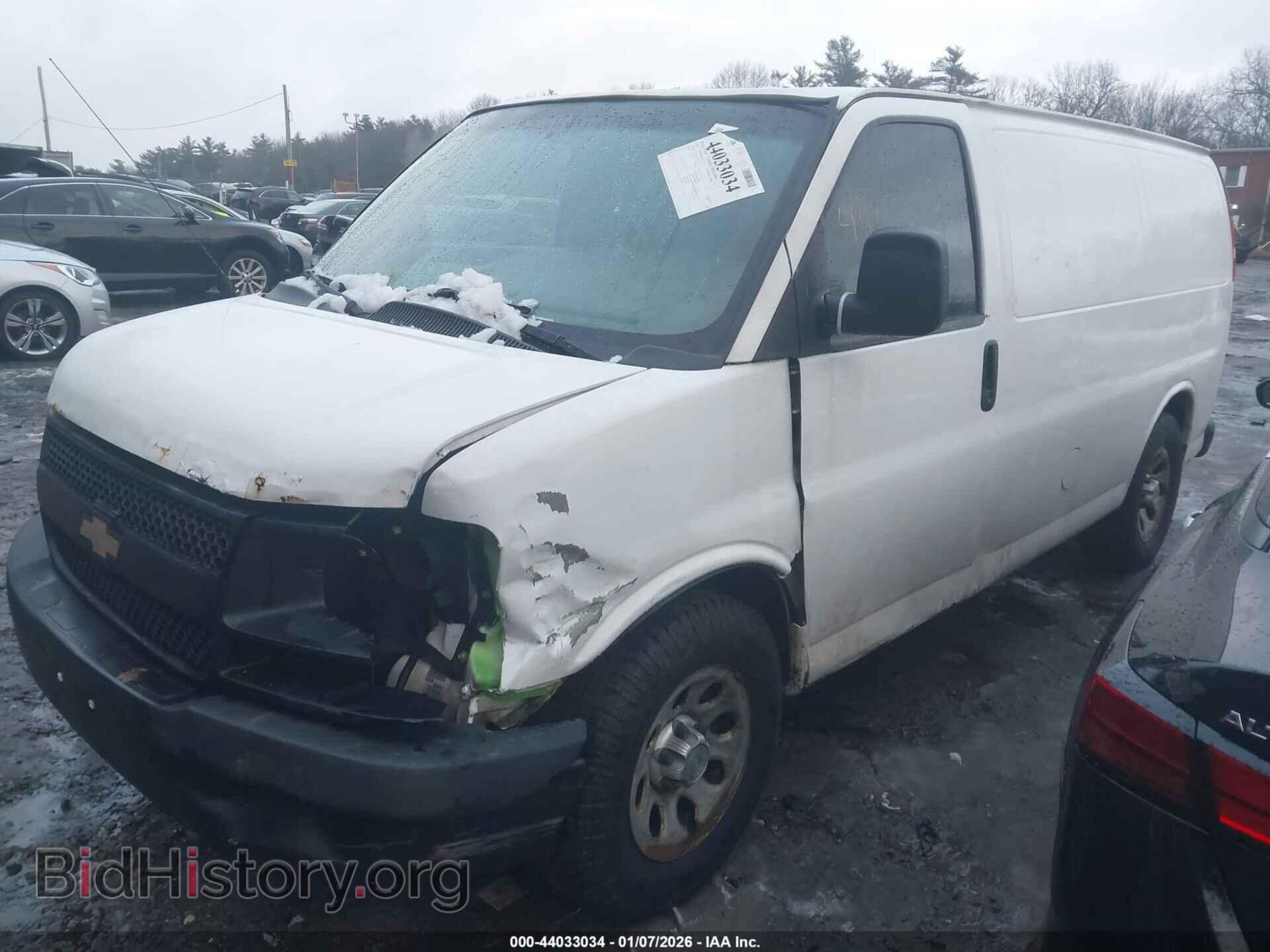 2013 CHEVROLET EXPRESS 1500 - VIN: 1GCSGAFX7D1117458 - Фото 2