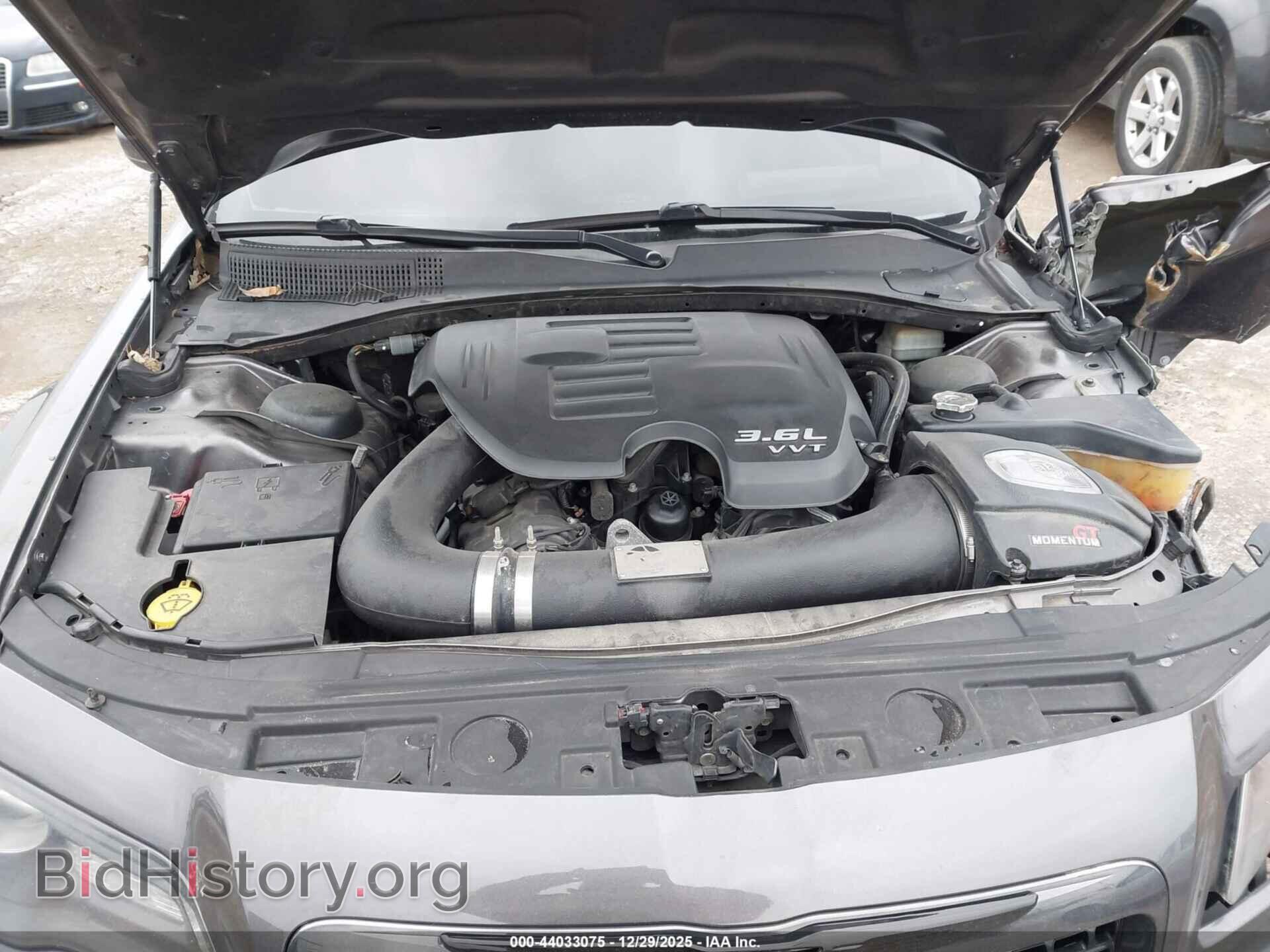 2014 CHRYSLER 300 - VIN: 2C3CCABG0EH383191 - Фото 10