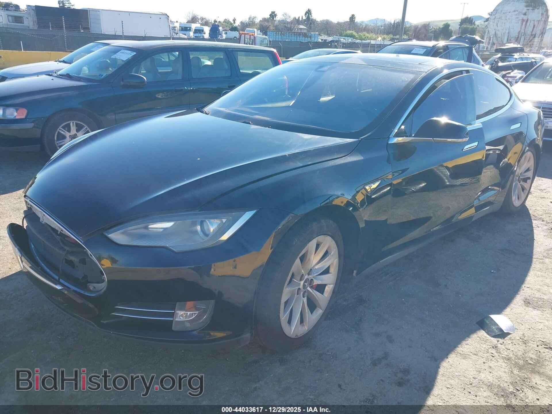 2015 TESLA MODEL S - VIN: 5YJSA1H49FF081609 - Фото 2
