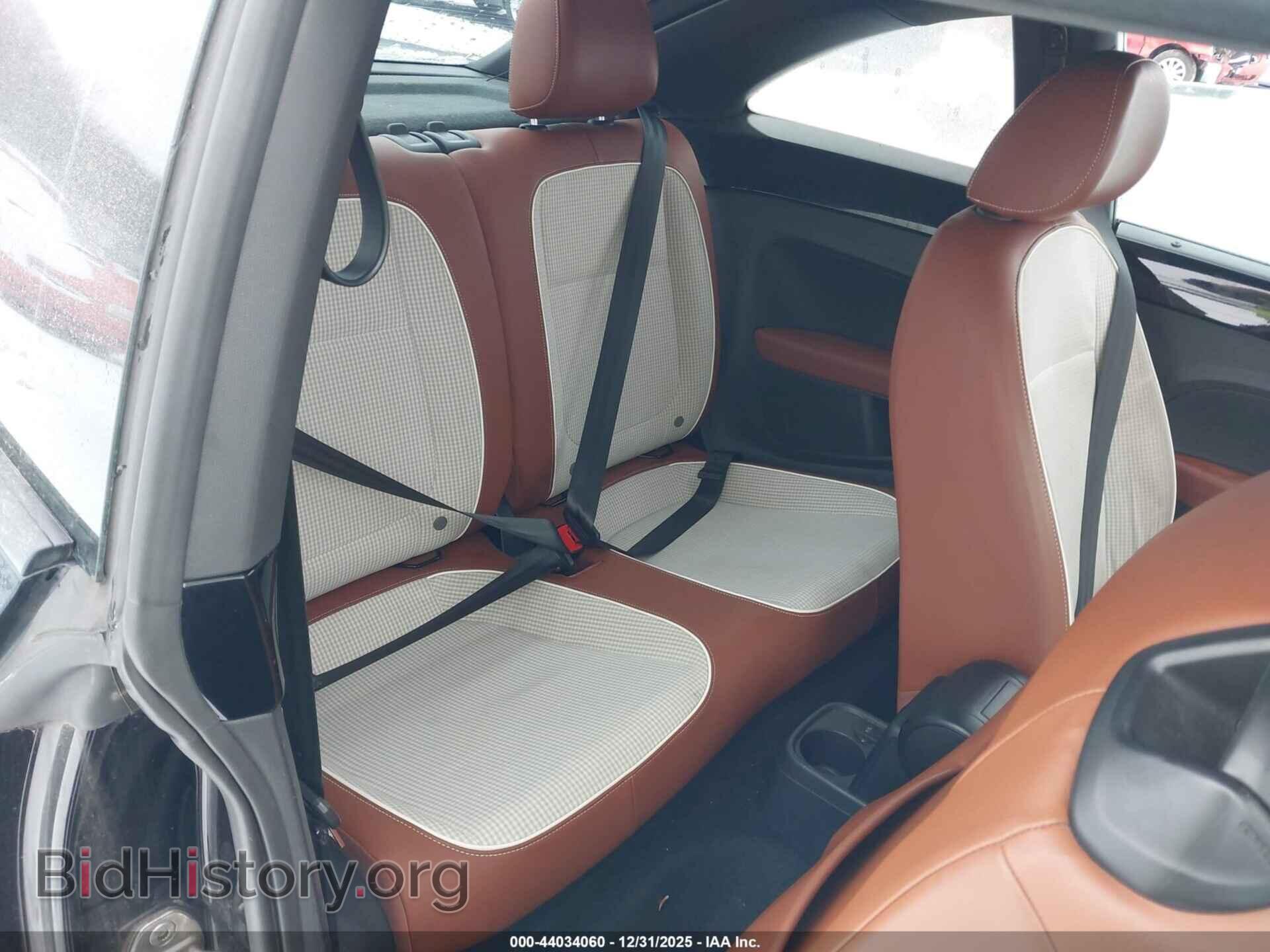 2015 VOLKSWAGEN BEETLE - VIN: 3VWF17AT7FM656126 - Фото 8