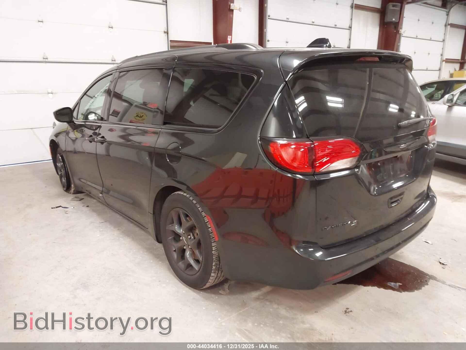 2019 CHRYSLER PACIFICA - VIN: 2C4RC1FGXKR567124 - Фото 3