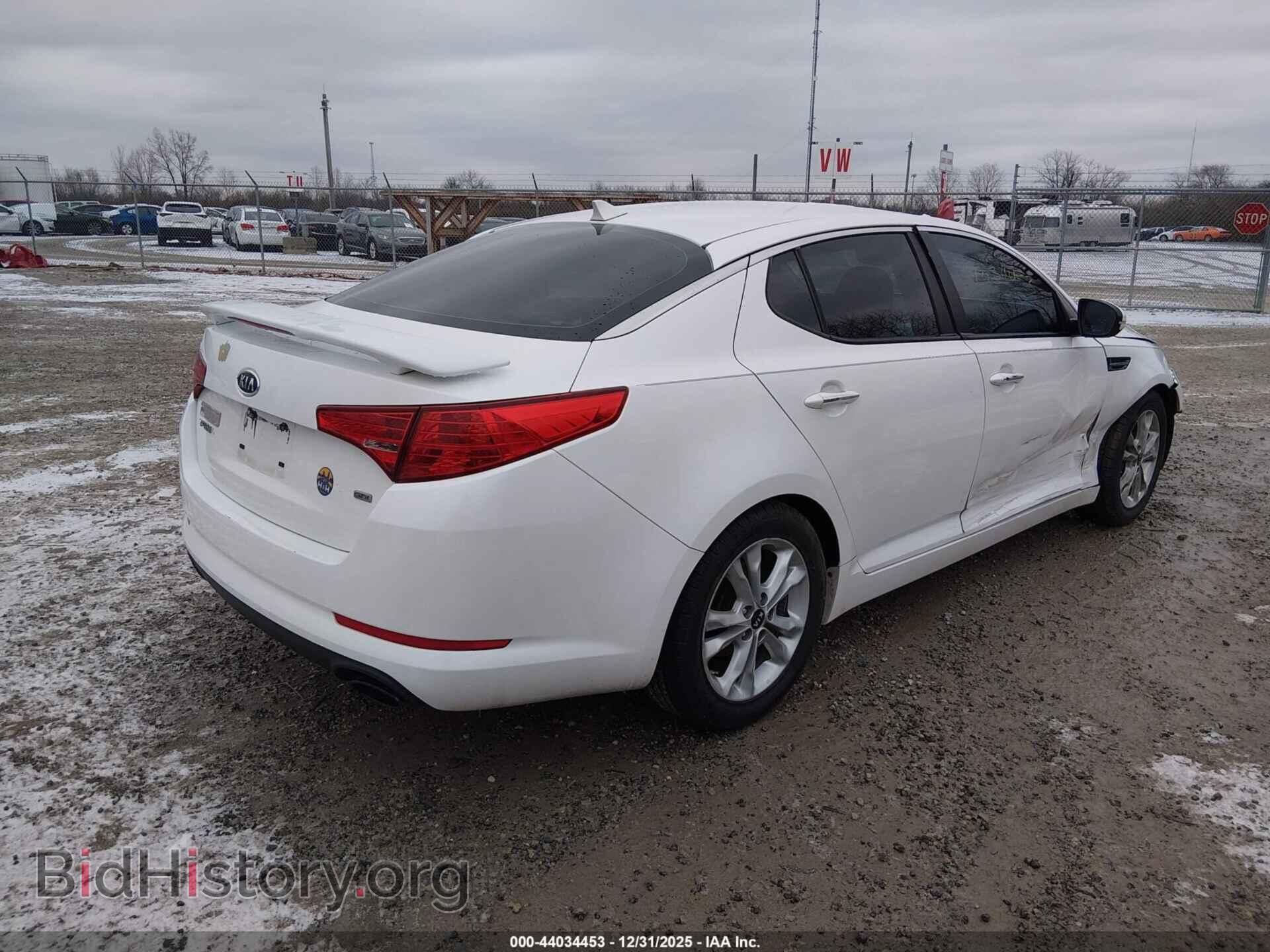 2011 KIA OPTIMA - VIN: KNAGN4A70B5082575 - Photo 4