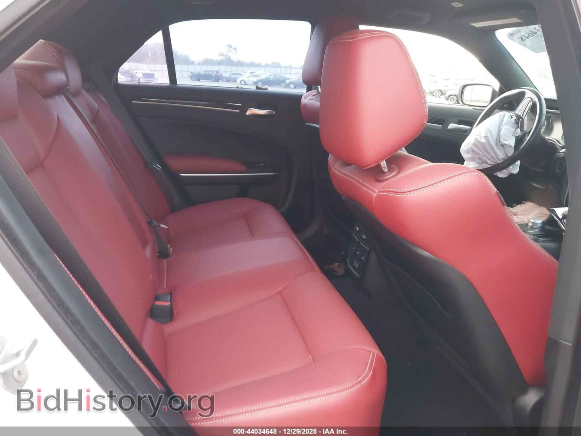2020 CHRYSLER 300 - VIN: 2C3CCABG9LH174223 - Фото 8