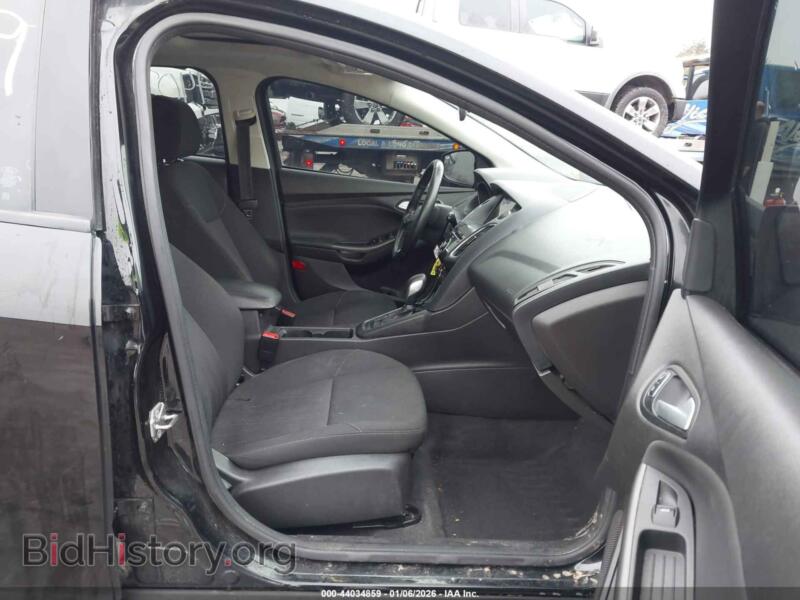 2017 Ford FOCUS (VIN 1FADP3M23HL328331) — photo 5 of 17