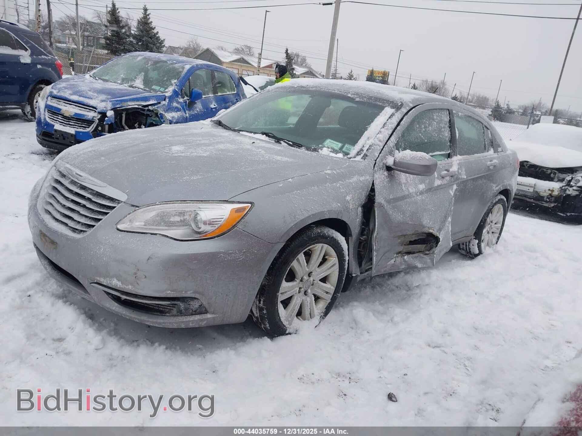 2013 CHRYSLER 200 - VIN: 1C3CCBAB6DN670942 - Фото 2