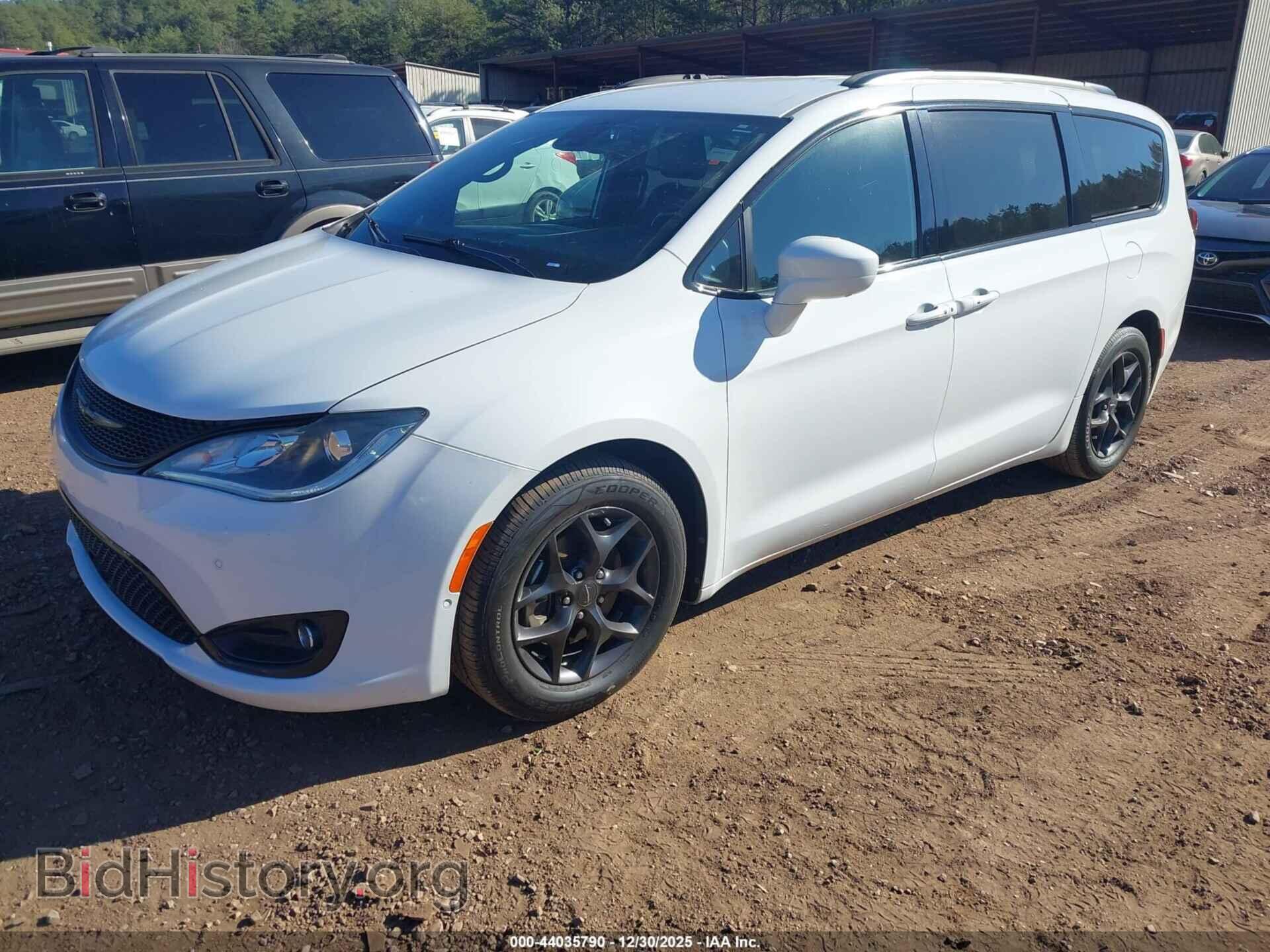 2019 CHRYSLER PACIFICA - VIN: 2C4RC1EG4KR617677 - Фото 2