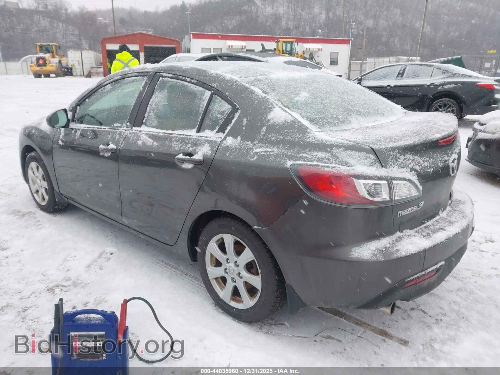 2011 MAZDA MAZDA3 - VIN: JM1BL1VG7B1365784 - Фото 3