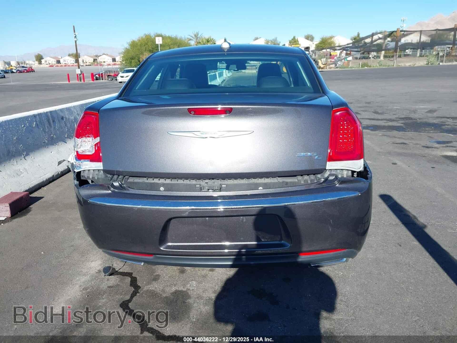 2016 CHRYSLER 300C - VIN: 2C3CCAEG3GH248222 - Photo 18