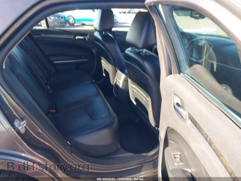 2016 Chrysler 300C (VIN 2C3CCAEG3GH248222) — фото 8 из 18