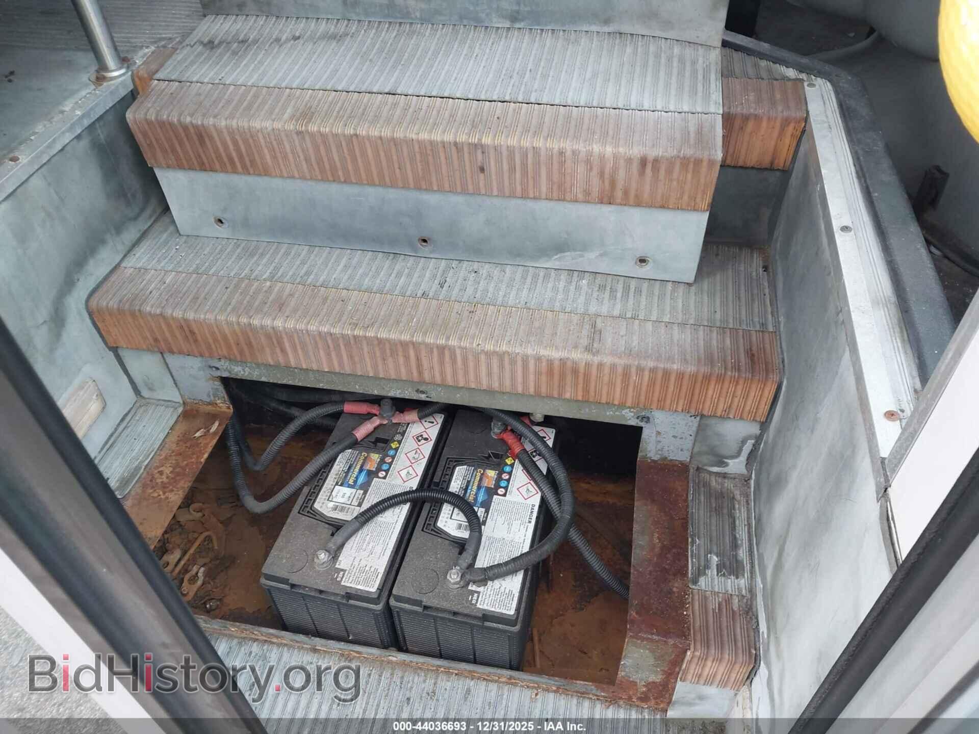 2010 FORD E-350 CUTAWAY - VIN: 1FDEE3FP2ADA09852 - Фото 14