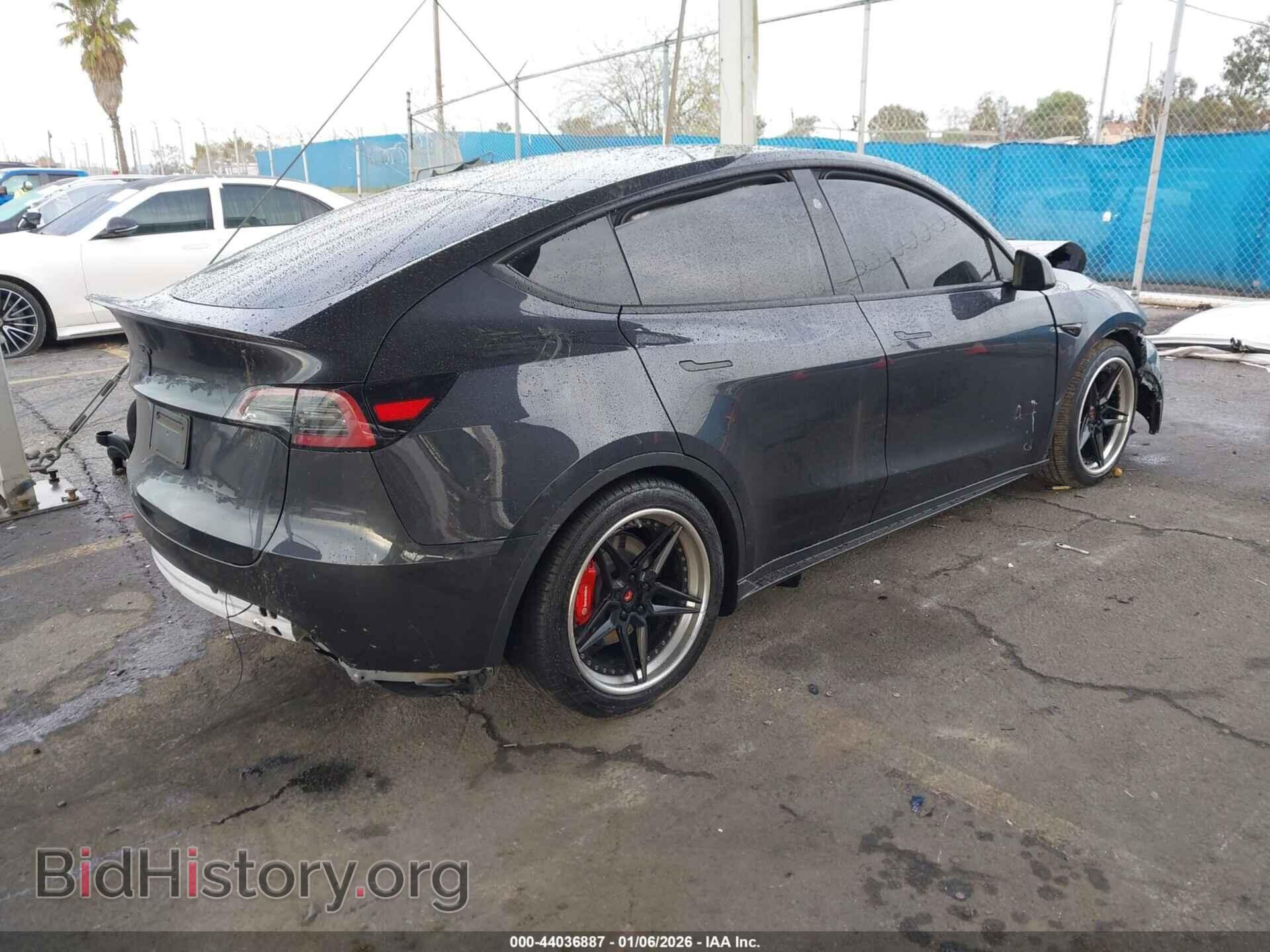 2024 TESLA MODEL Y - VIN: 7SAYGDED2RF157693 - Фото 4