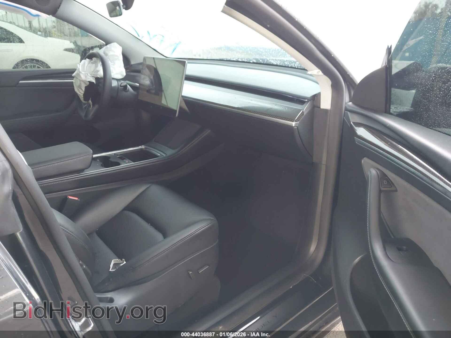 2024 TESLA MODEL Y - VIN: 7SAYGDED2RF157693 - Фото 5