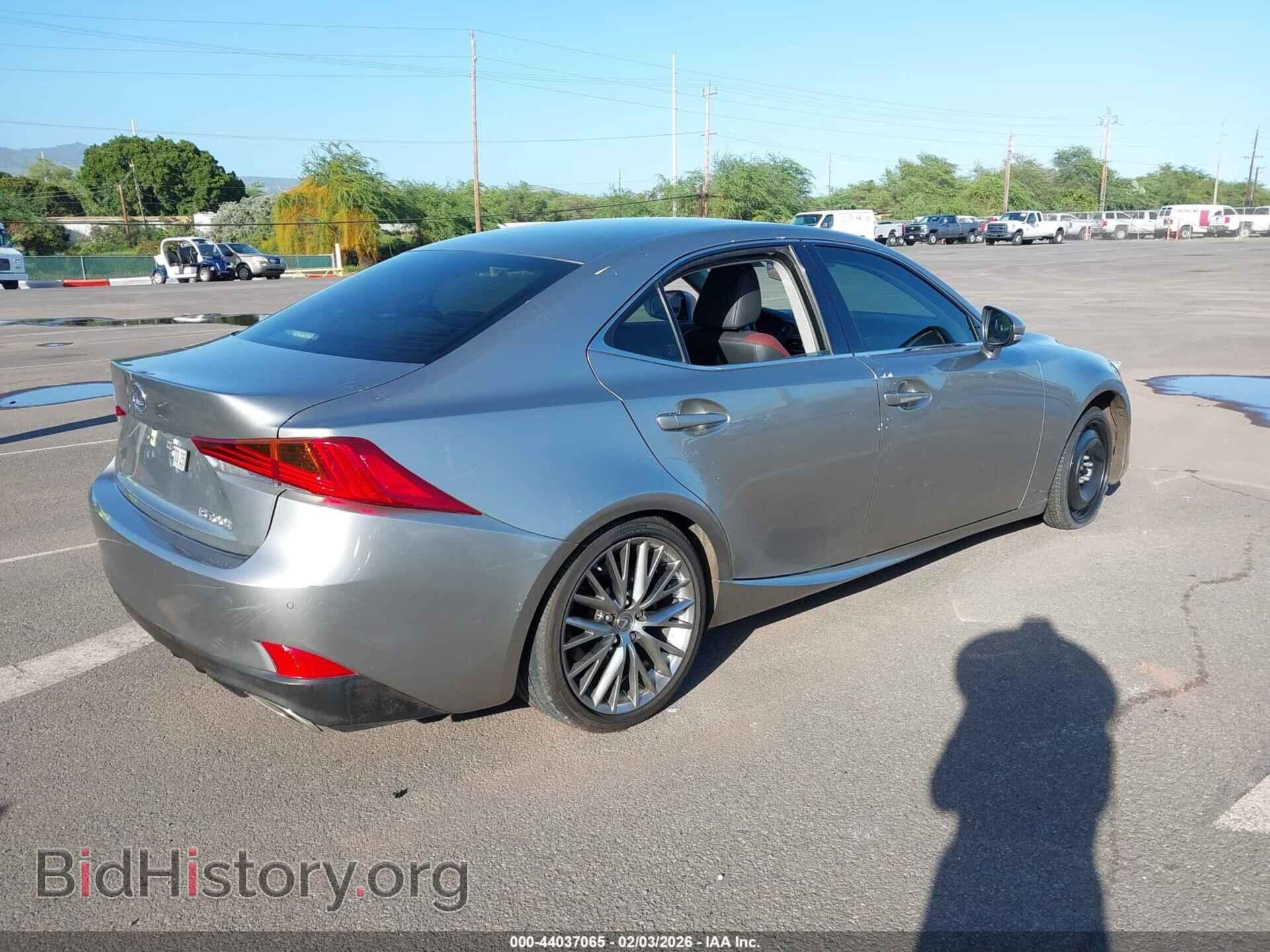 2017 LEXUS IS 200T - VIN: JTHBA1D20H5046528 - Фото 4