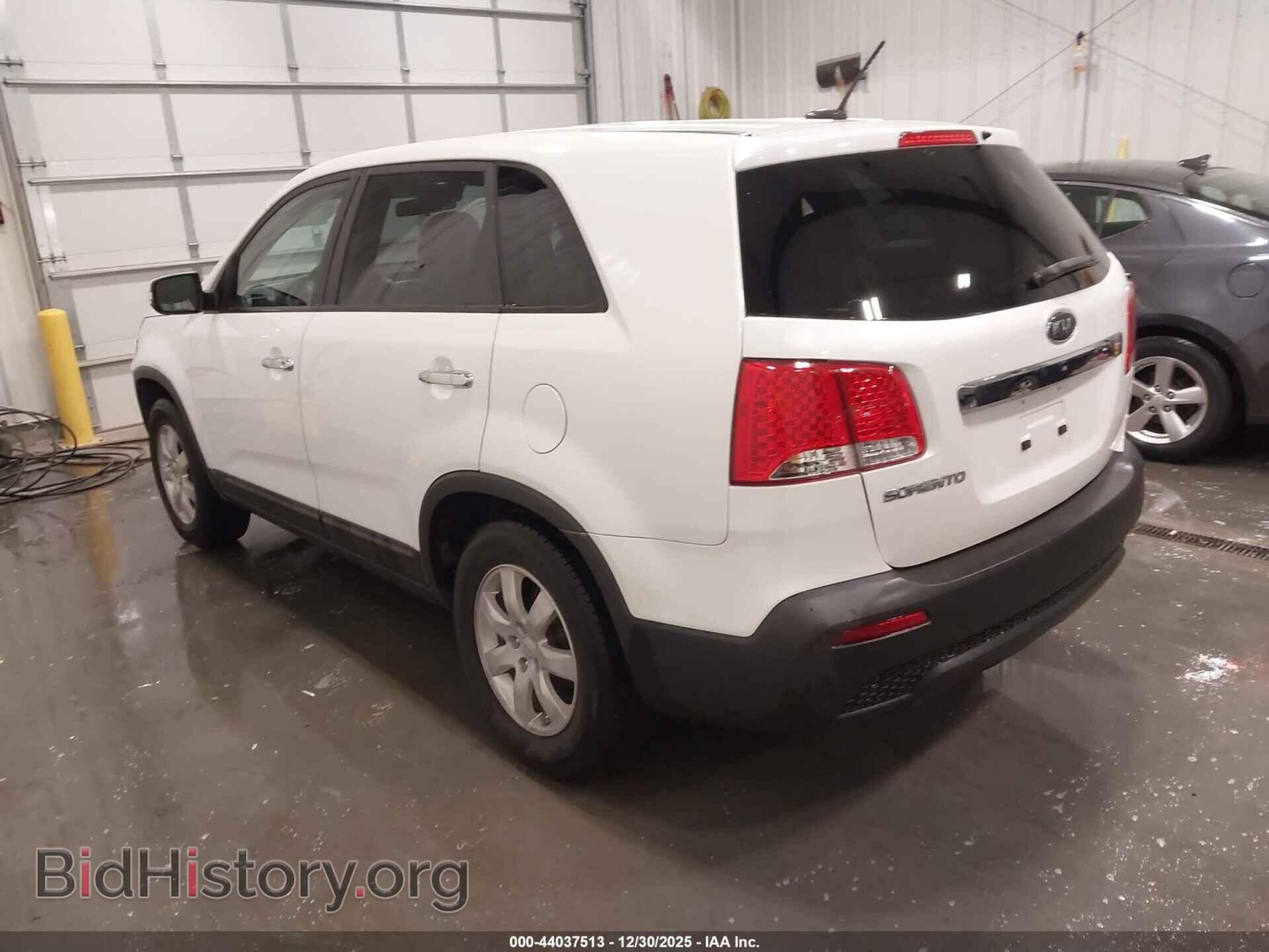 2011 KIA SORENTO - VIN: 5XYKT3A19BG073003 - Фото 3
