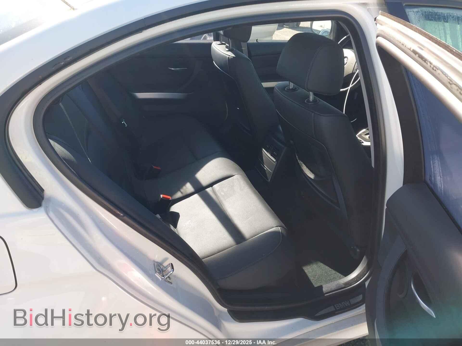 2009 BMW 328I - VIN: WBAPH53559A435984 - Фото 8