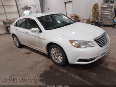 2012 Chrysler 200 LX, белый — VIN 1C3CCBAB2CN295548, IAAI