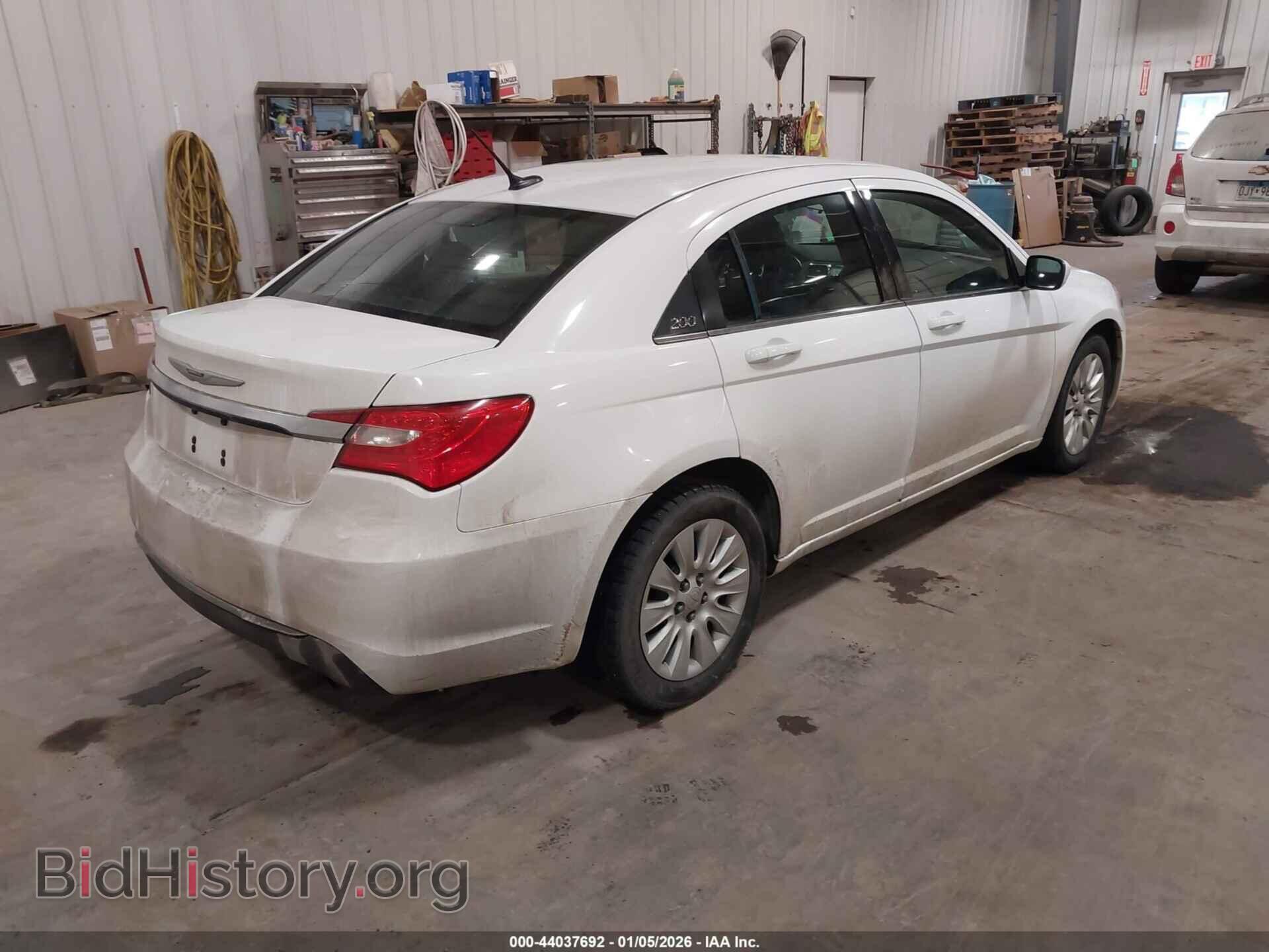 2012 CHRYSLER 200 - VIN: 1C3CCBAB2CN295548 - Фото 4