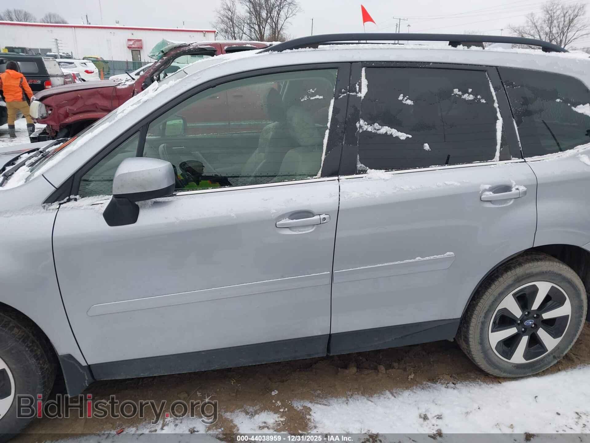 2017 SUBARU FORESTER - VIN: JF2SJARC9HH473242 - Фото 14