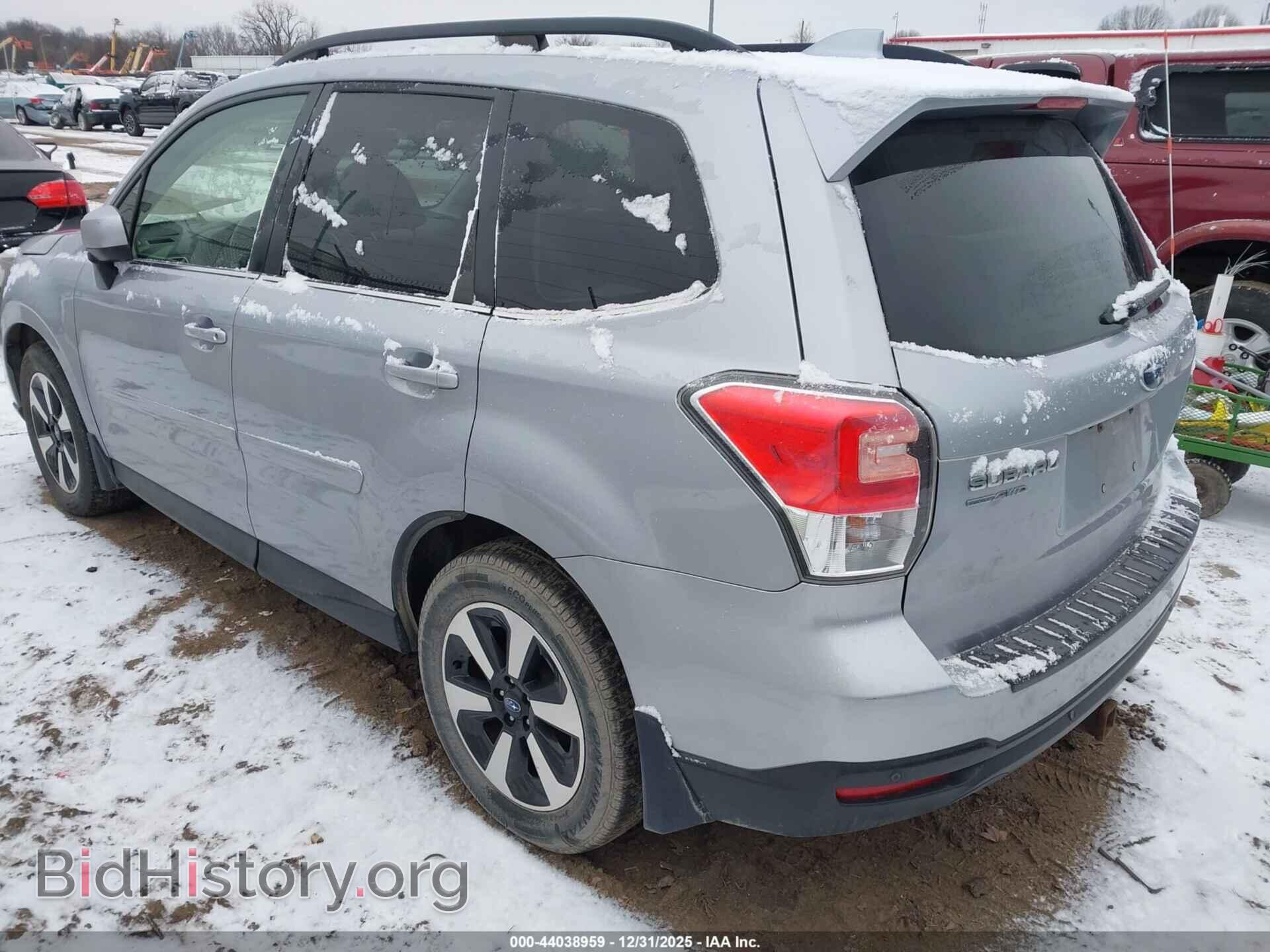 2017 SUBARU FORESTER - VIN: JF2SJARC9HH473242 - Фото 3