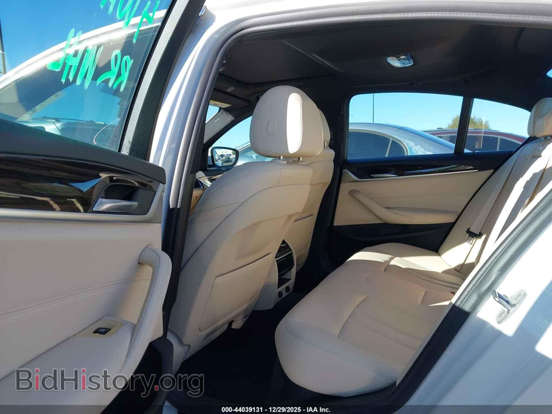 2019 BMW 530E - VIN: WBAJA9C58KB388709 - Фото 8