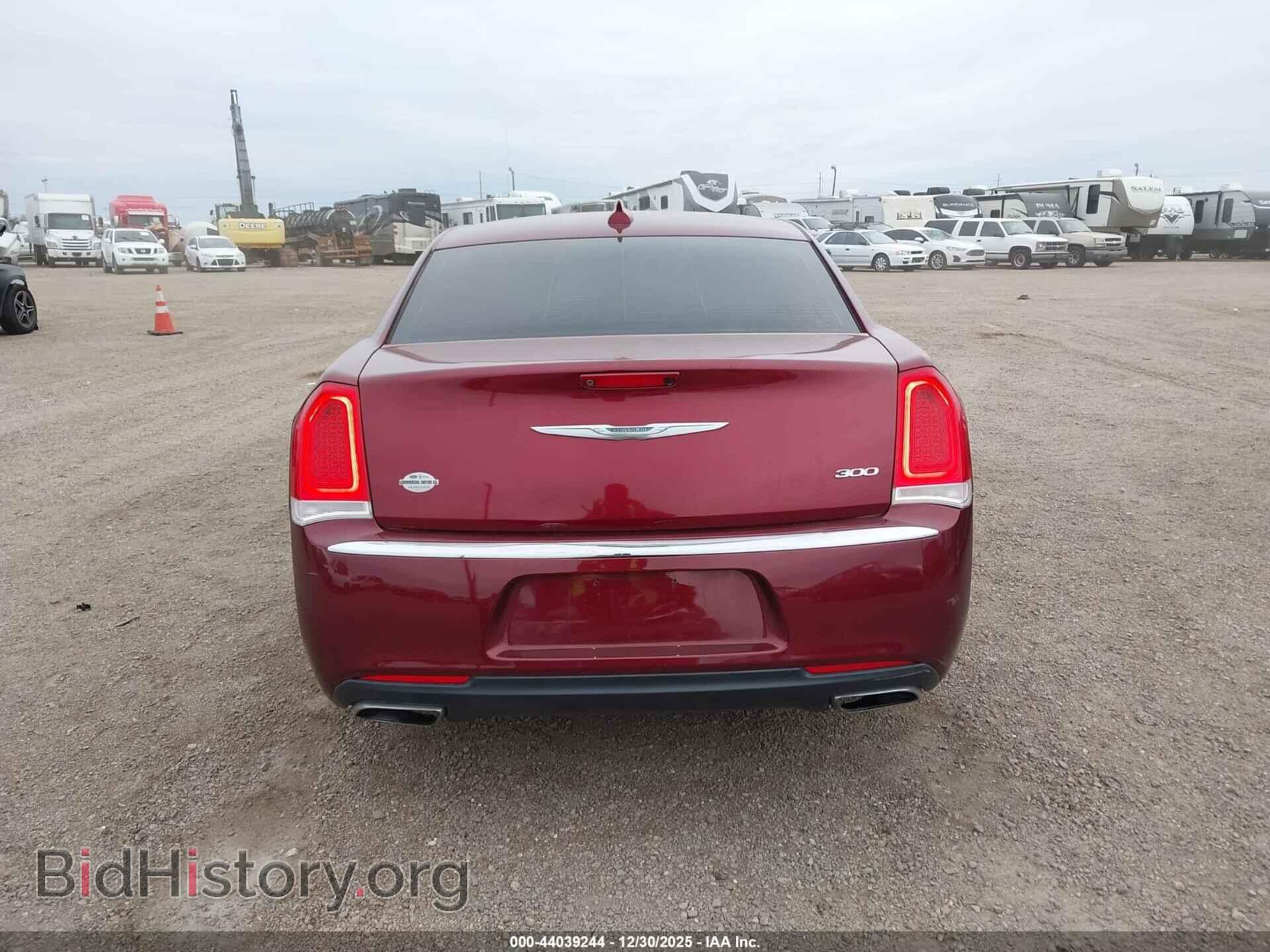 2018 CHRYSLER 300 - VIN: 2C3CCAEG7JH167909 - Фото 17