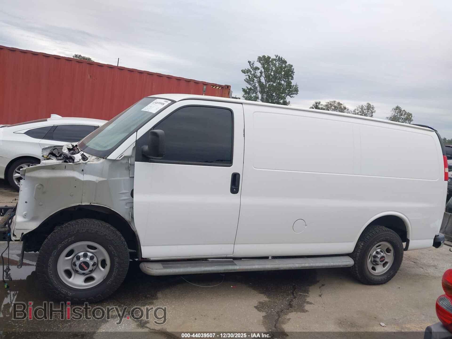 2018 GMC SAVANA 2500 - VIN: 1GTW7AFG7J1214785 - Фото 15