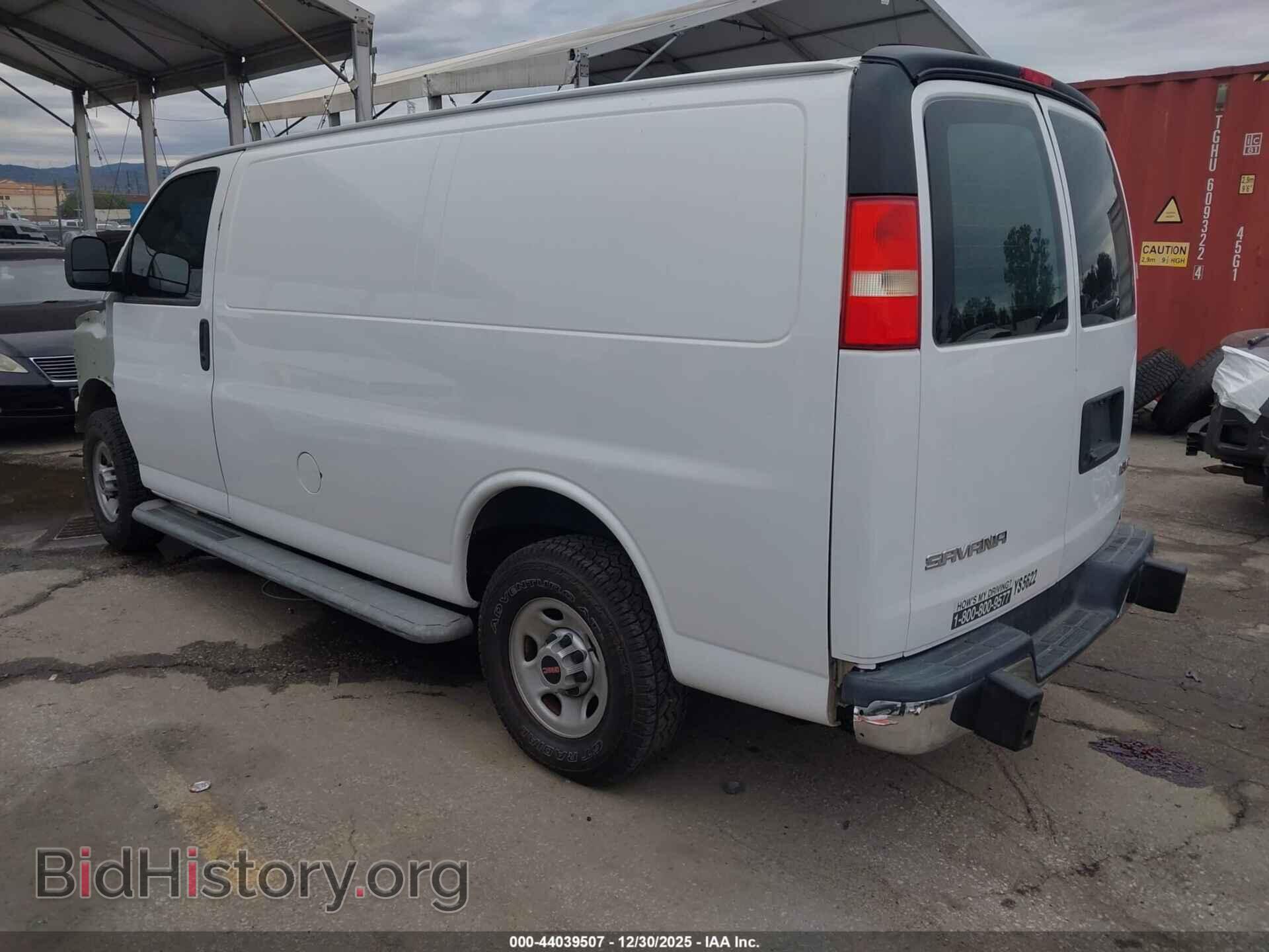2018 GMC SAVANA 2500 - VIN: 1GTW7AFG7J1214785 - Фото 3