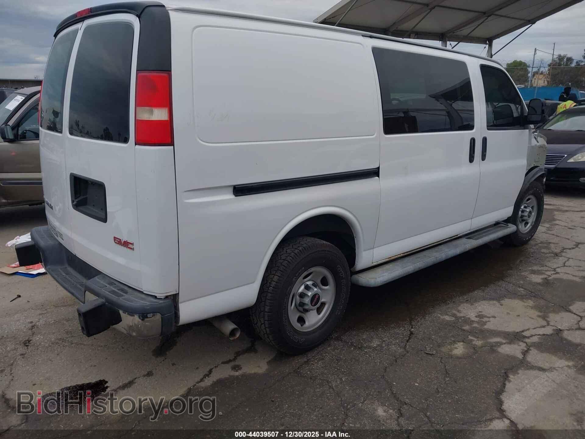 2018 GMC SAVANA 2500 - VIN: 1GTW7AFG7J1214785 - Фото 4