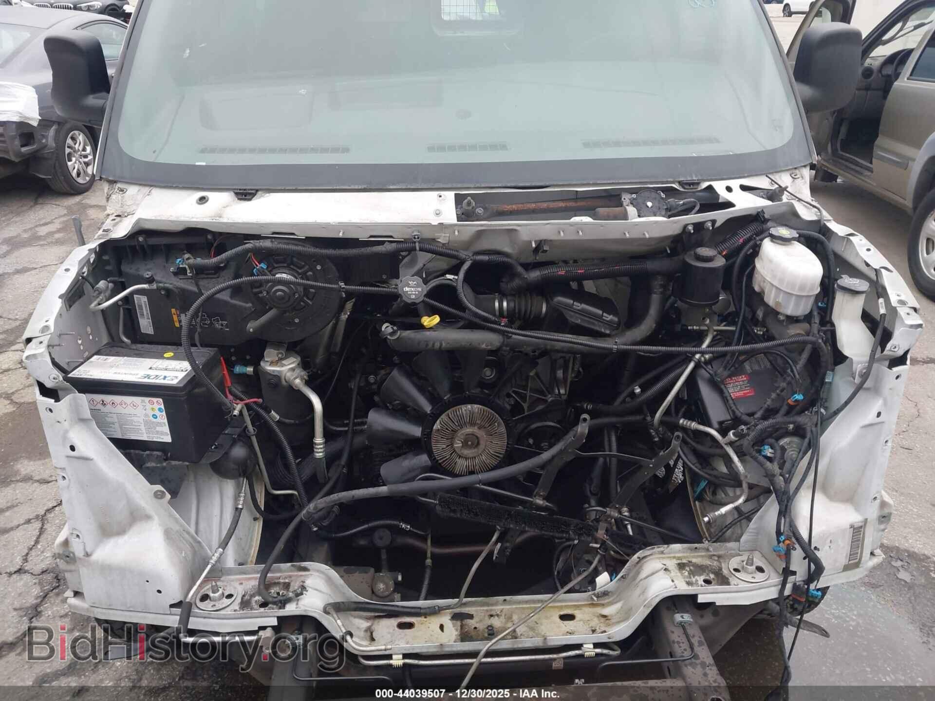 2018 GMC SAVANA 2500 - VIN: 1GTW7AFG7J1214785 - Фото 10