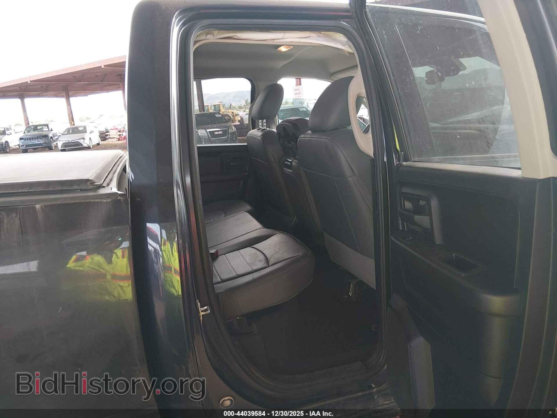 2018 RAM 1500 - VIN: 1C6RR7FG3JS332151 - Фото 8