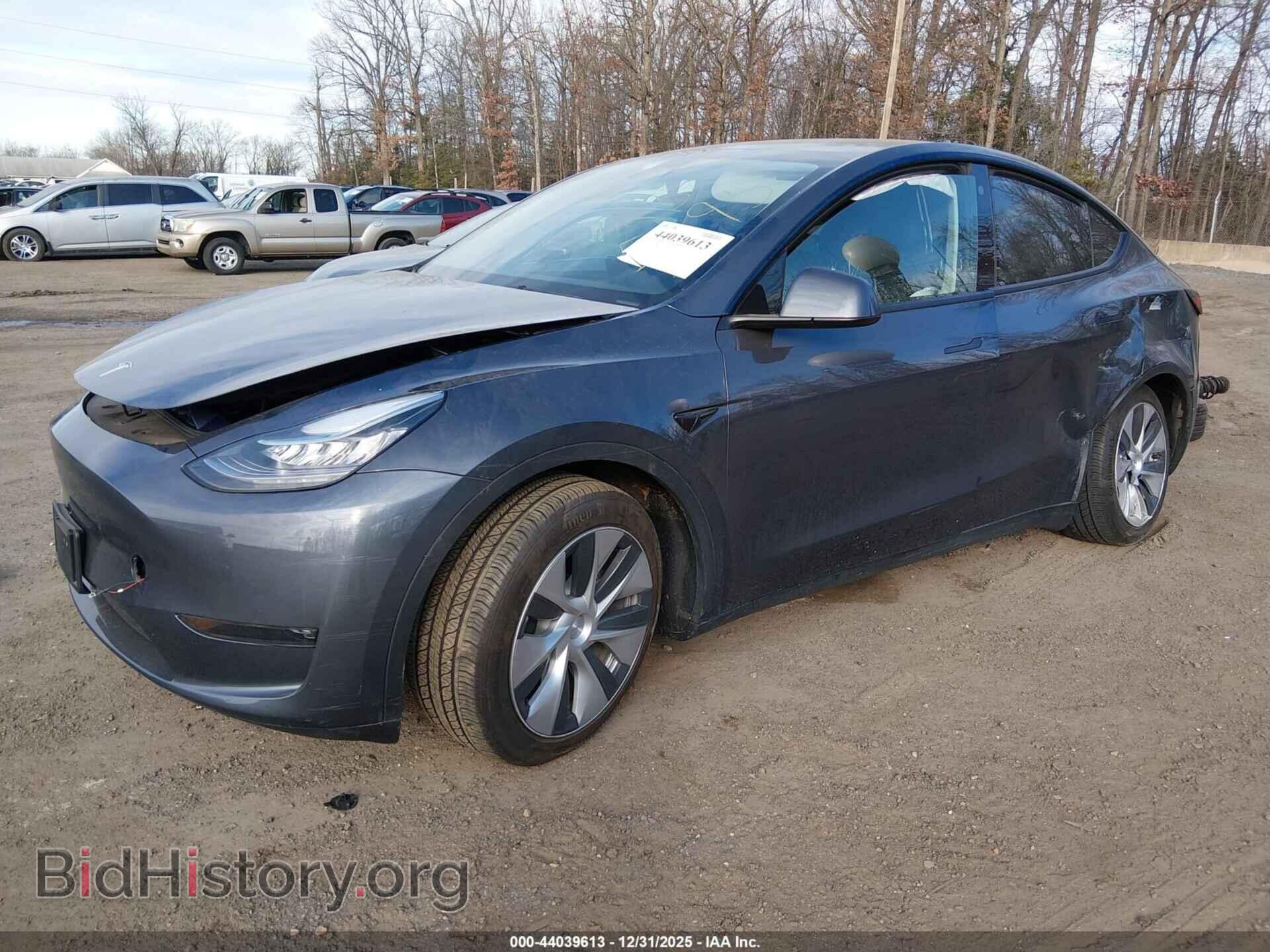 2023 TESLA MODEL Y - VIN: 7SAYGDEE2PF617764 - Фото 2